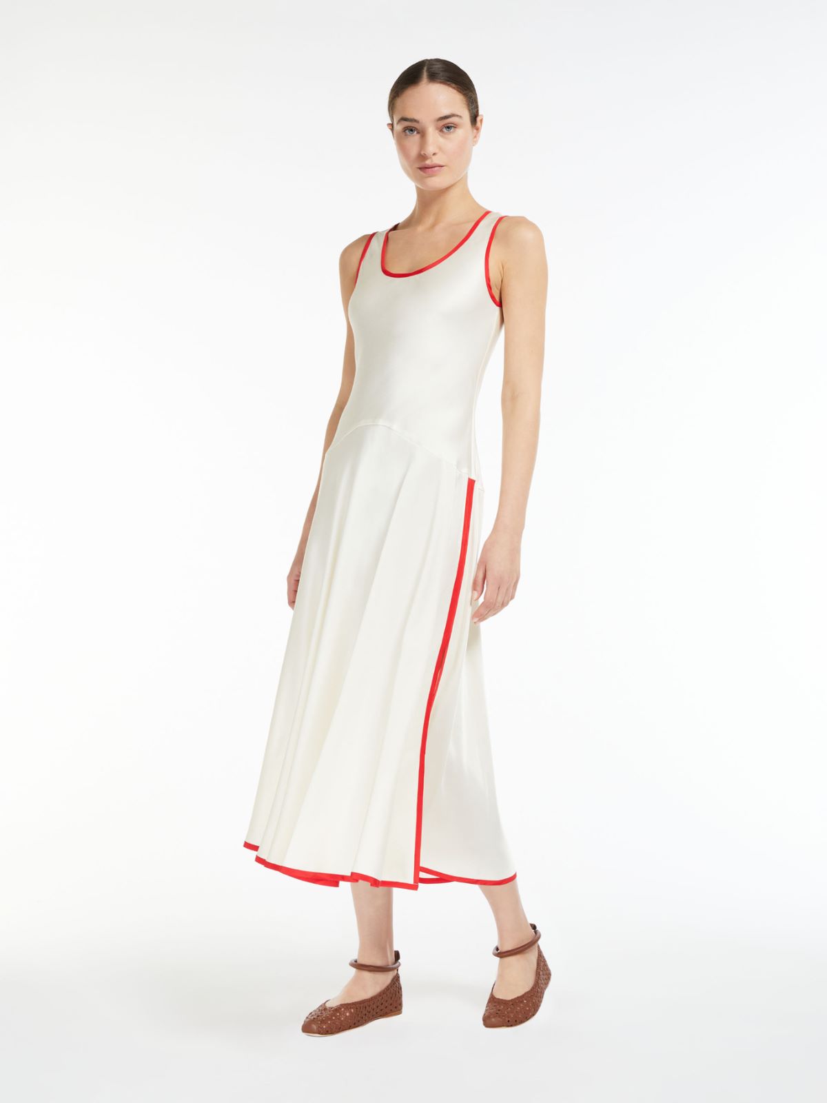 Abito lungo in enver satin