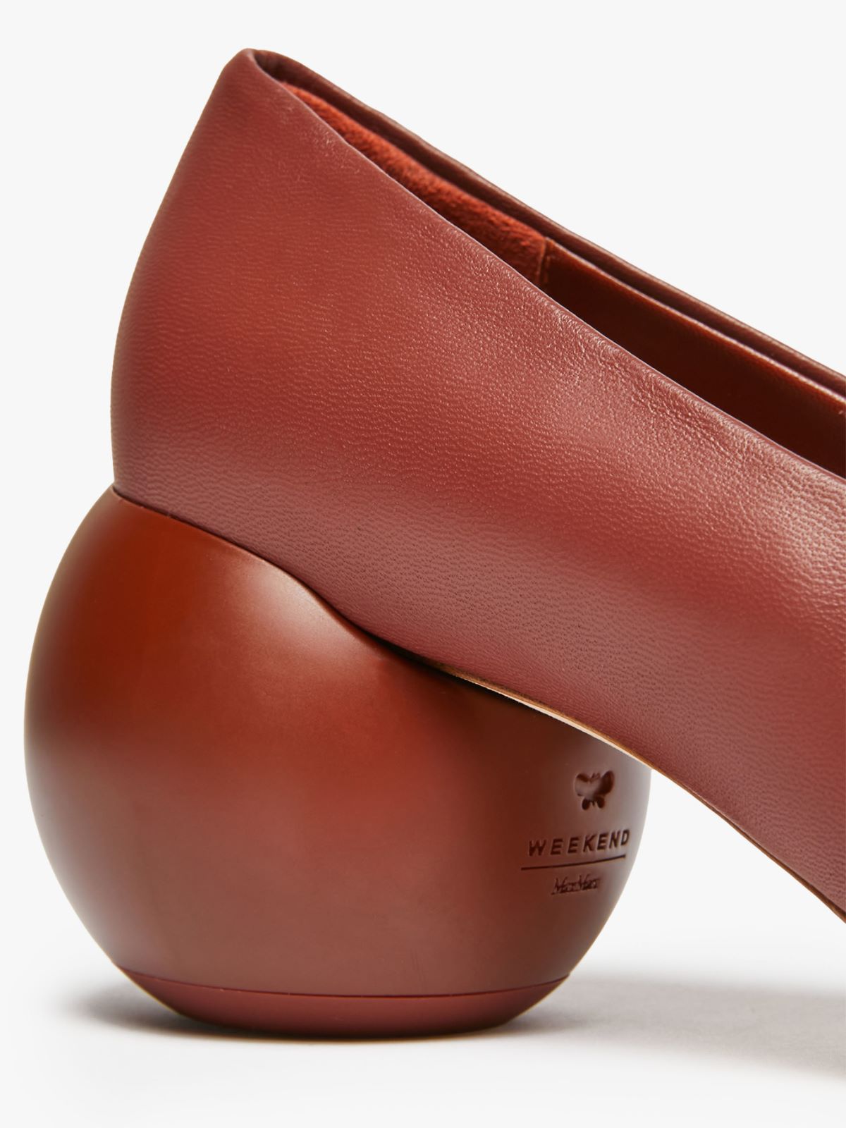 Pump in nappa con maxi boule