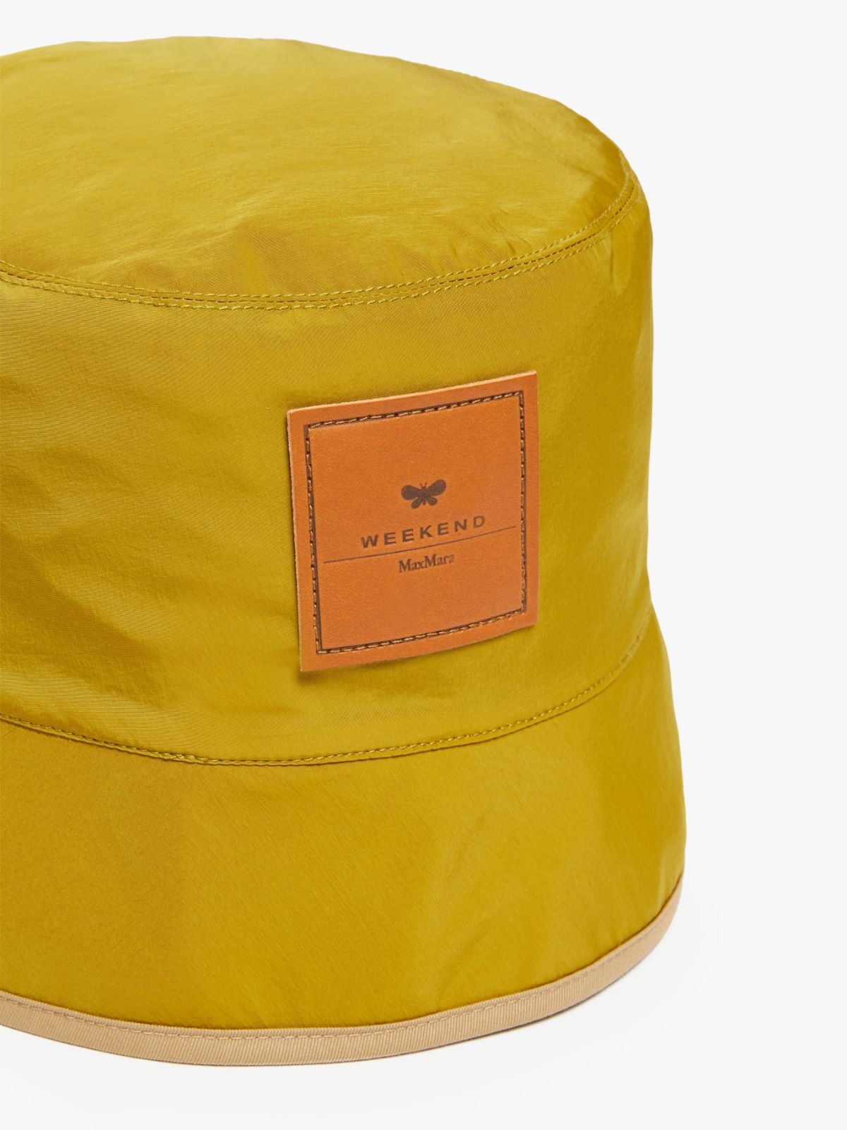 Cappello in nylon e gabardina