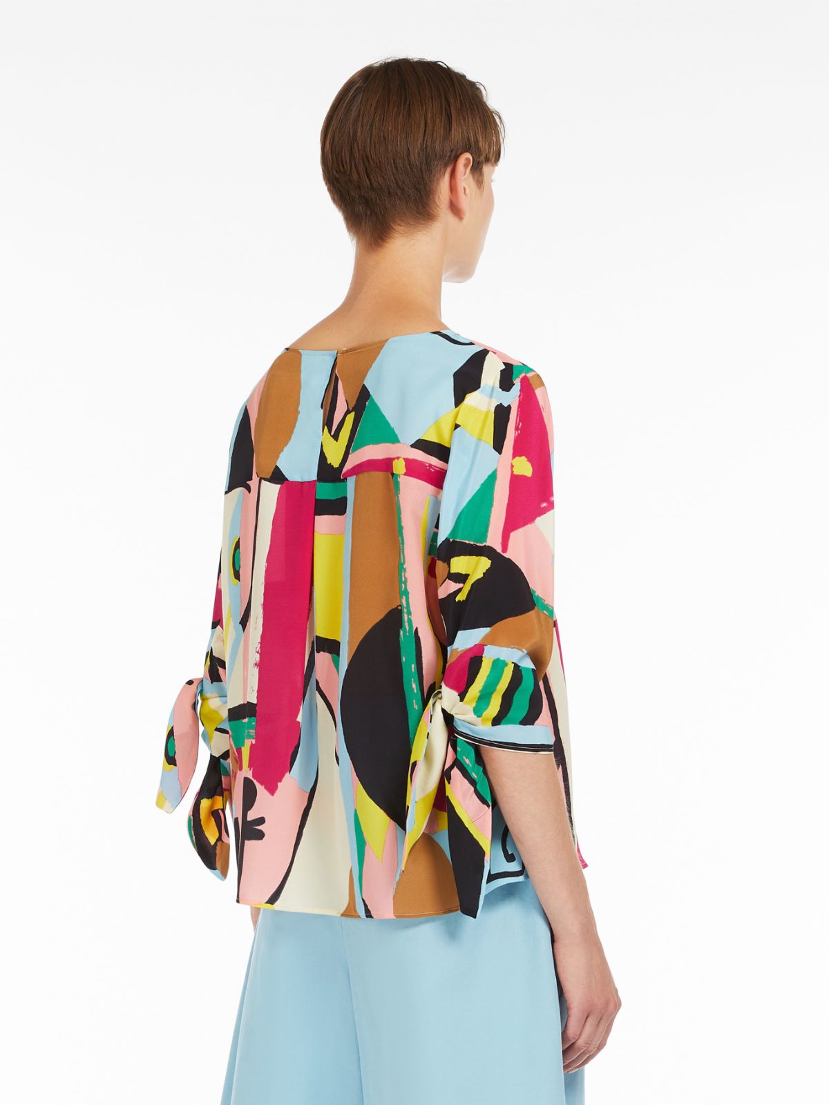 Blusa svasata in seta stampata