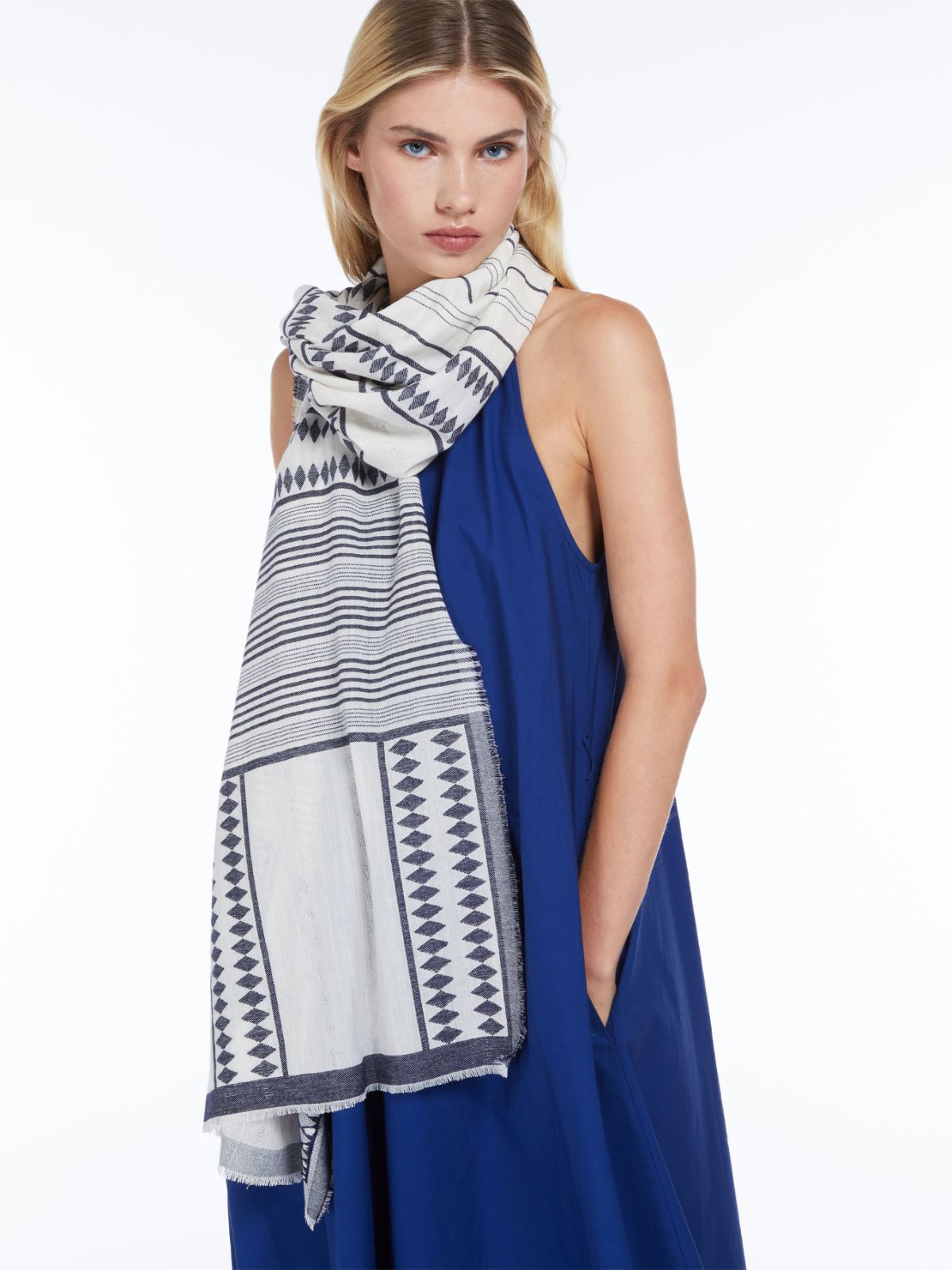 Stola in jacquard fil coupé