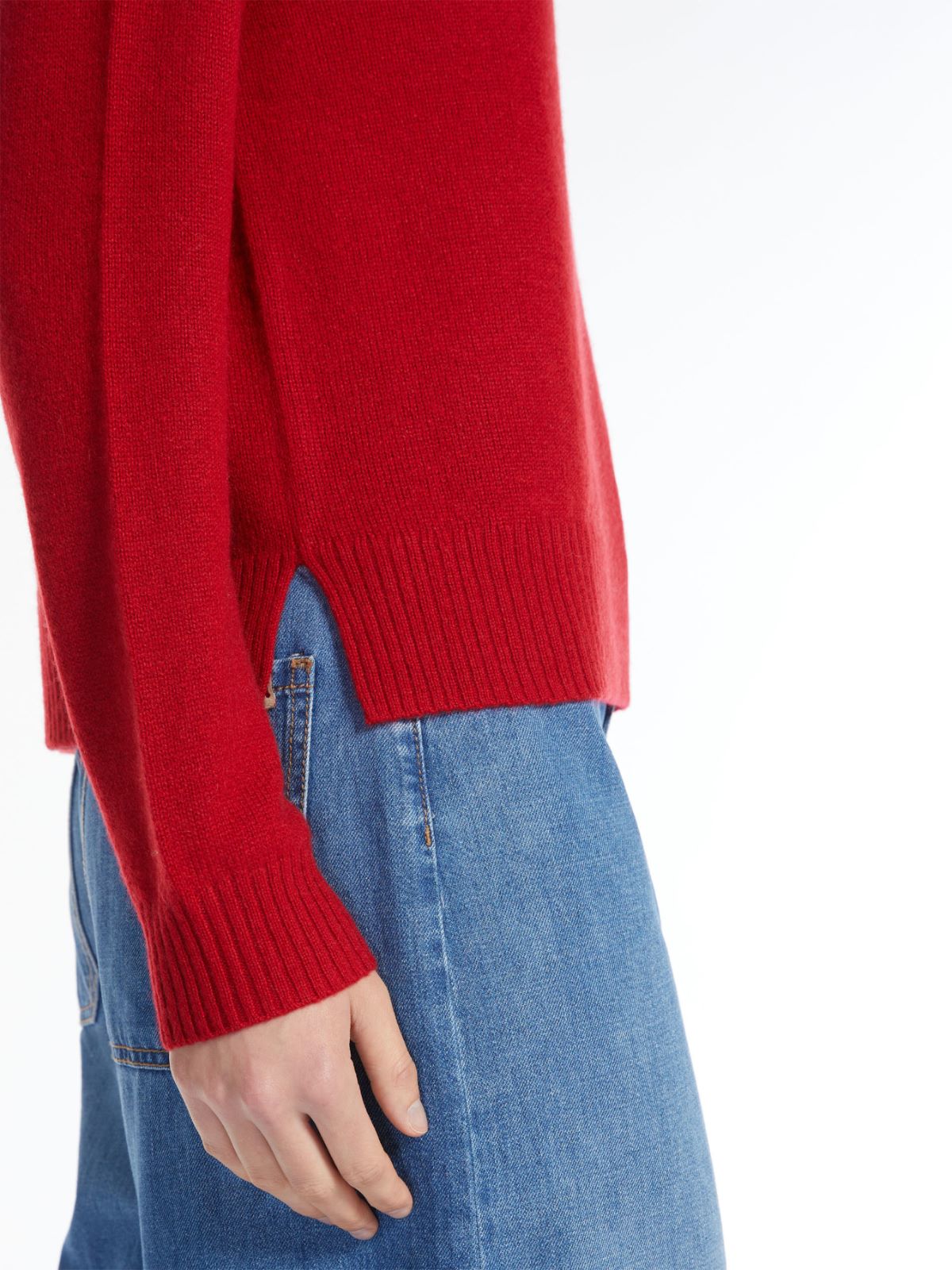 Maglia girocollo in cachemire