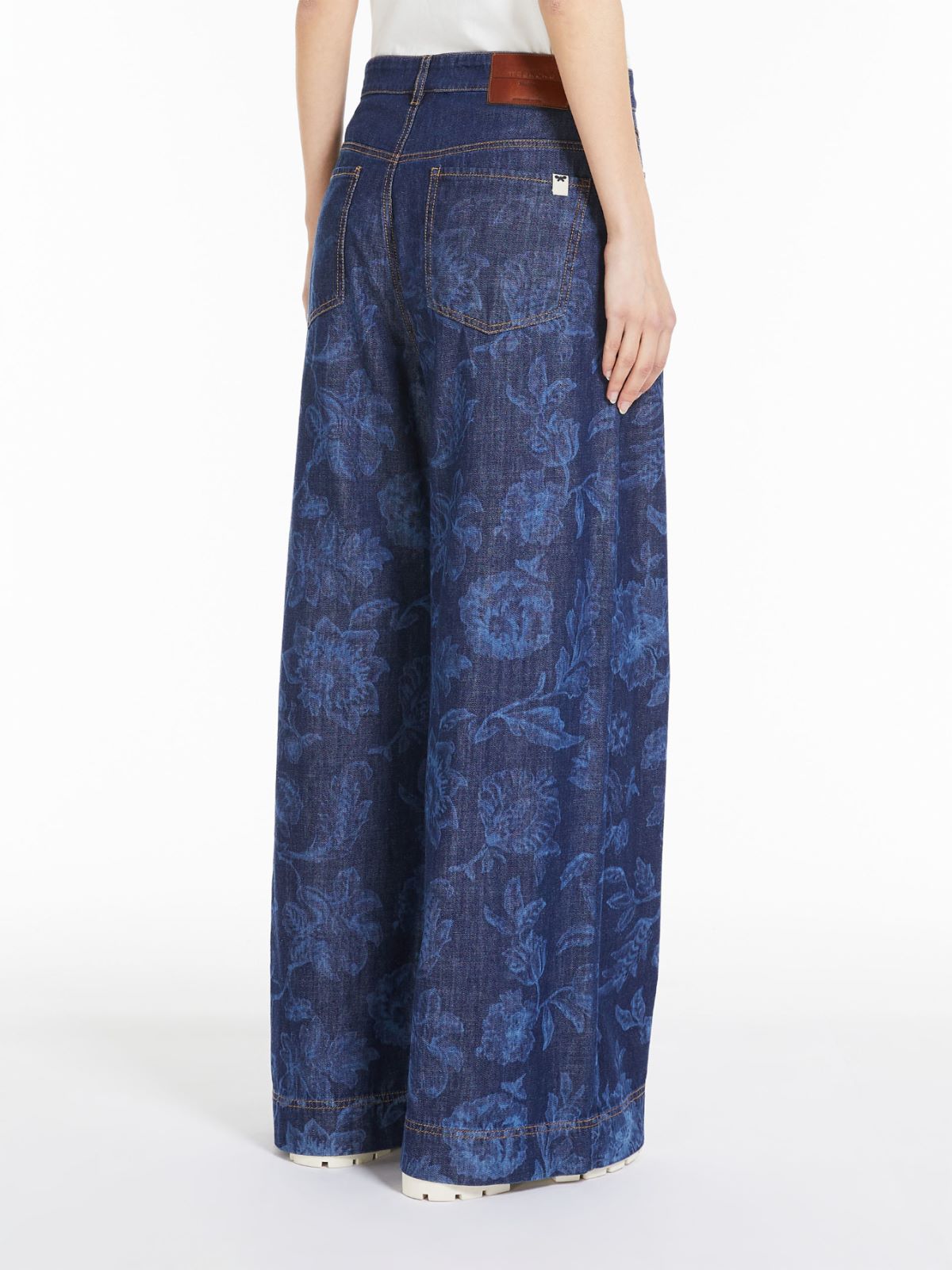 Jeans in denim a fiori