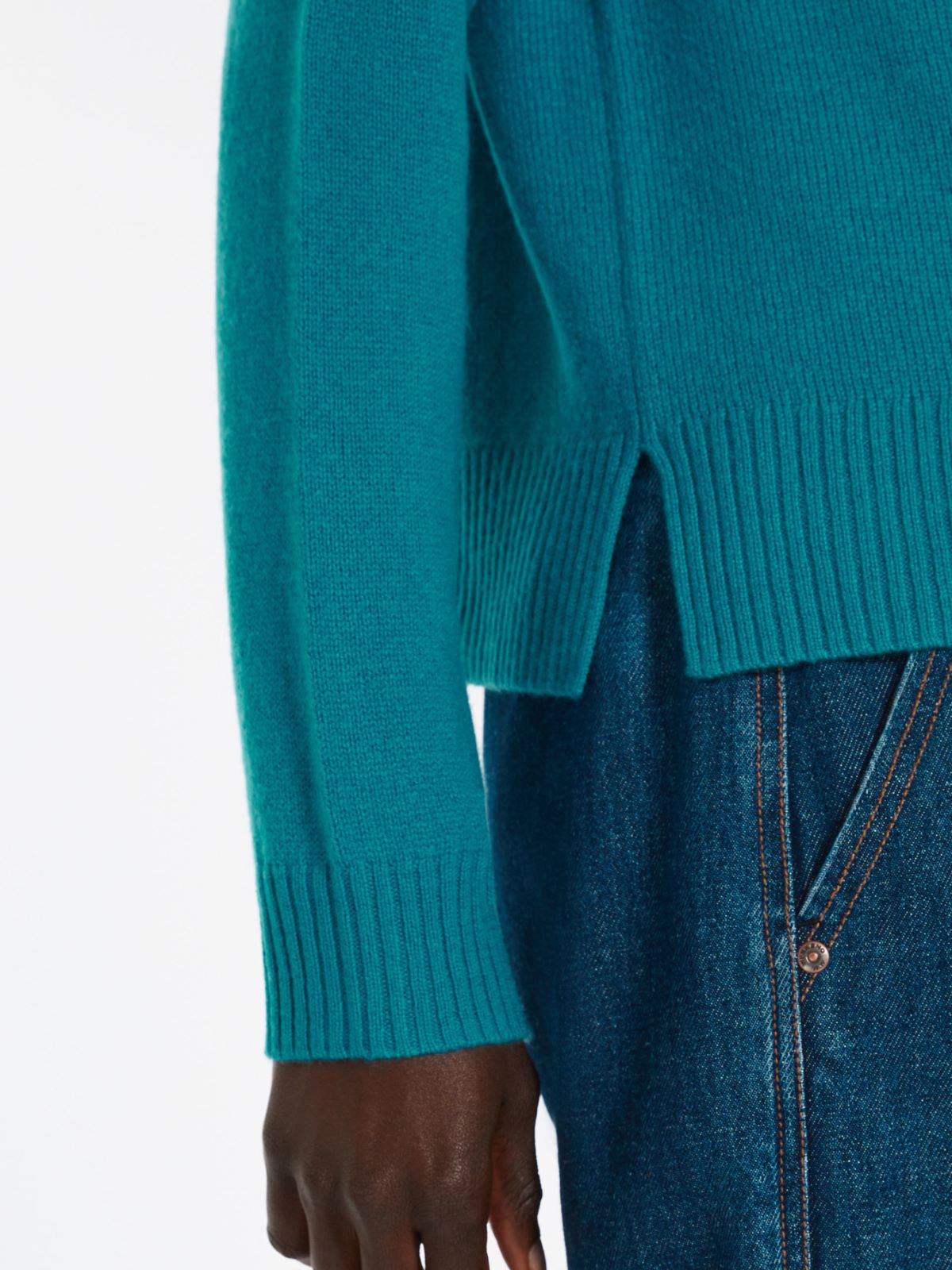 Maglia girocollo in cachemire