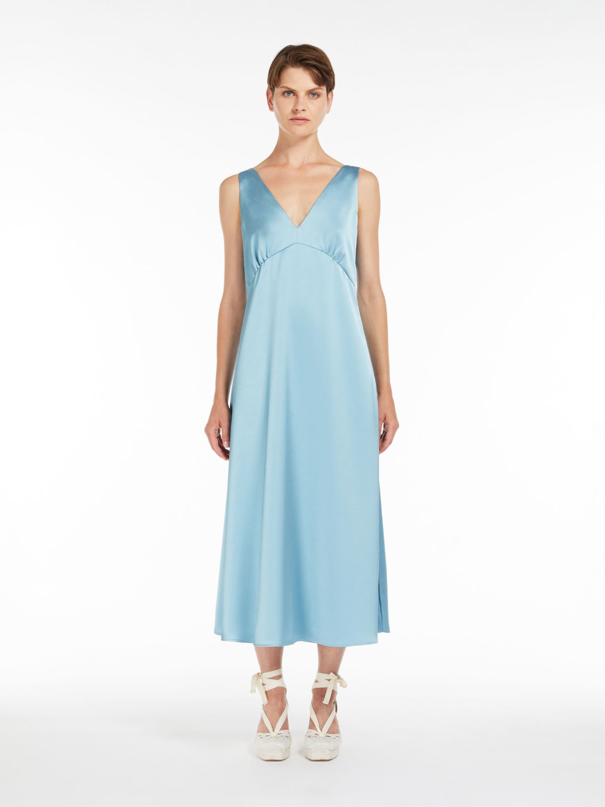 Abito in raso fluido