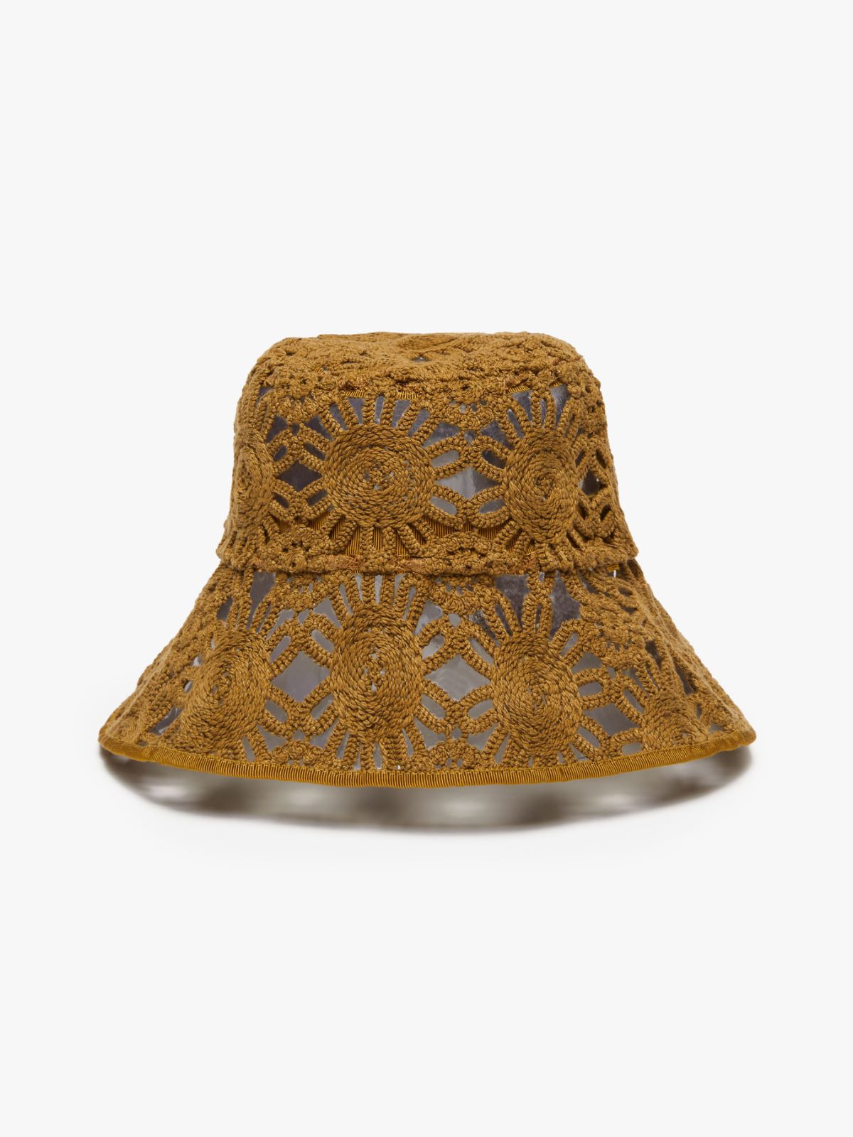 Cappello in macramè