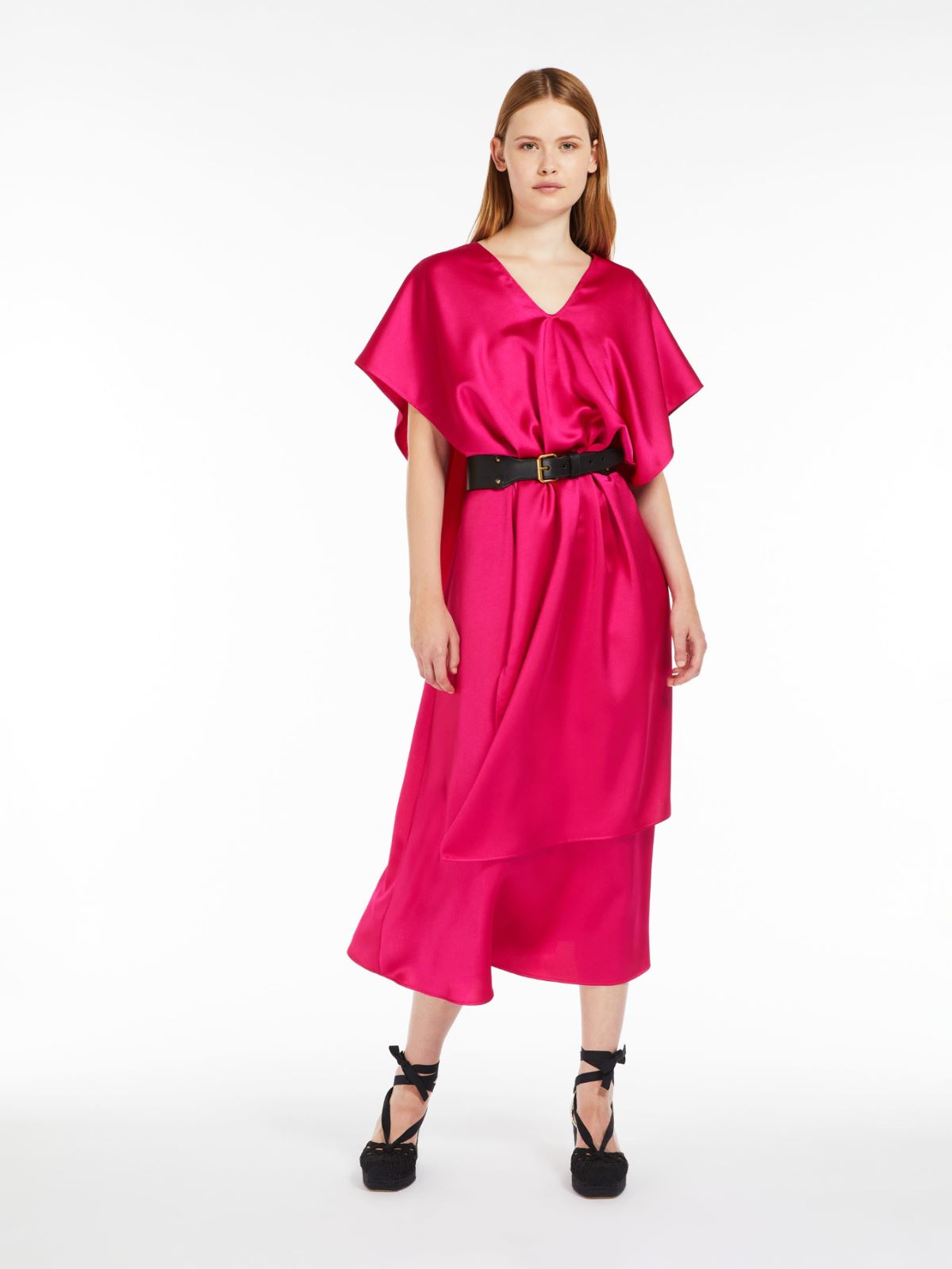 Abito in raso fluido