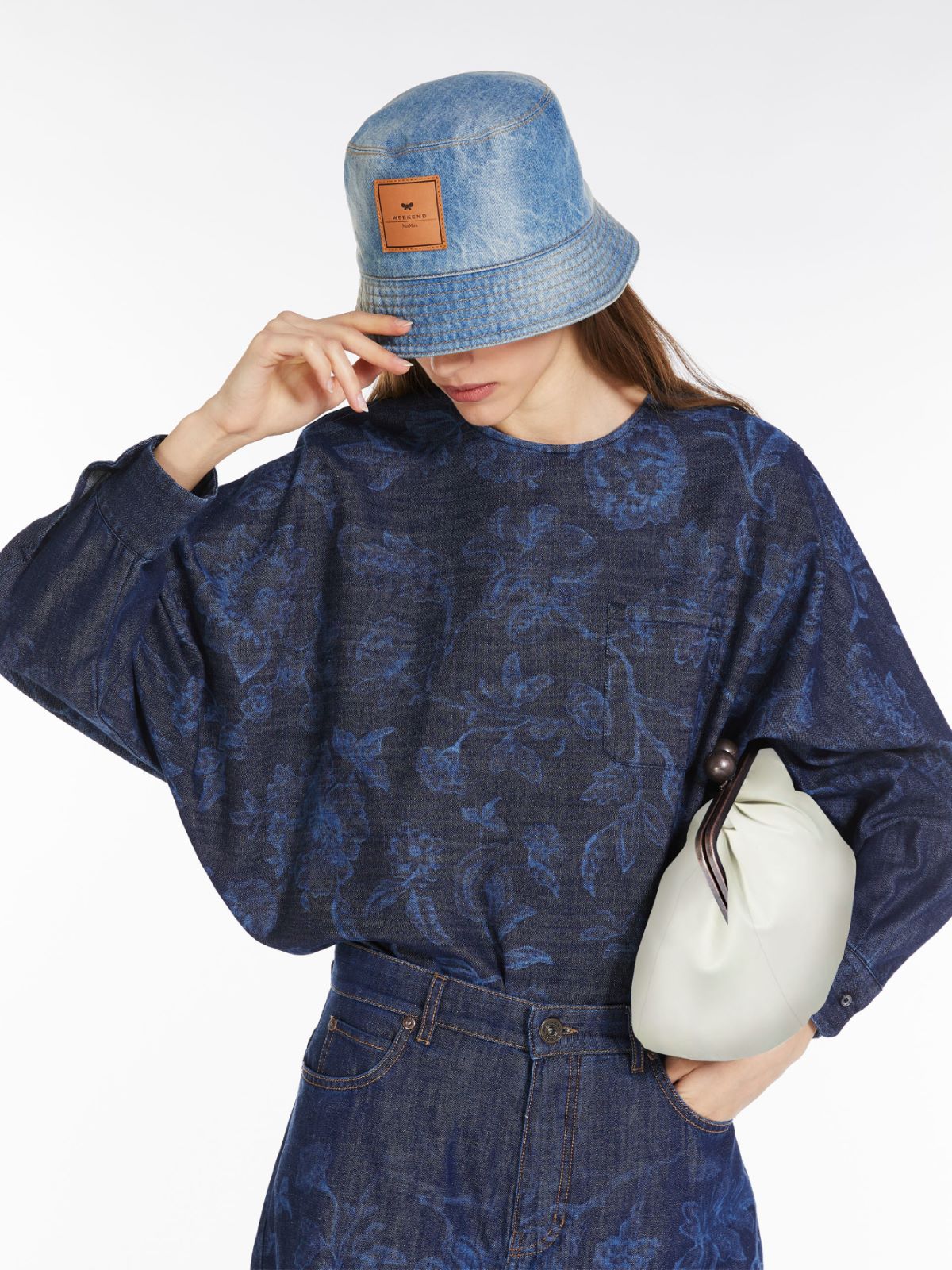 Blusa in denim a fiori
