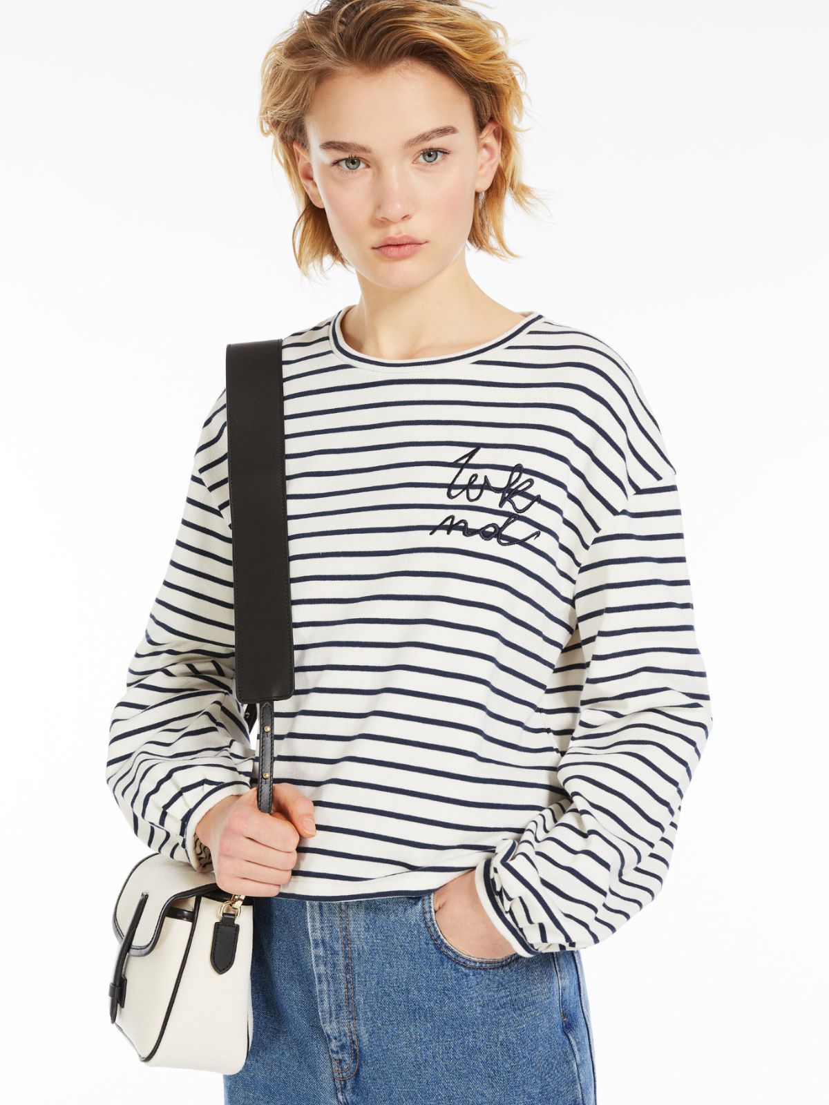 T-shirt boxy in cotone organico a righe