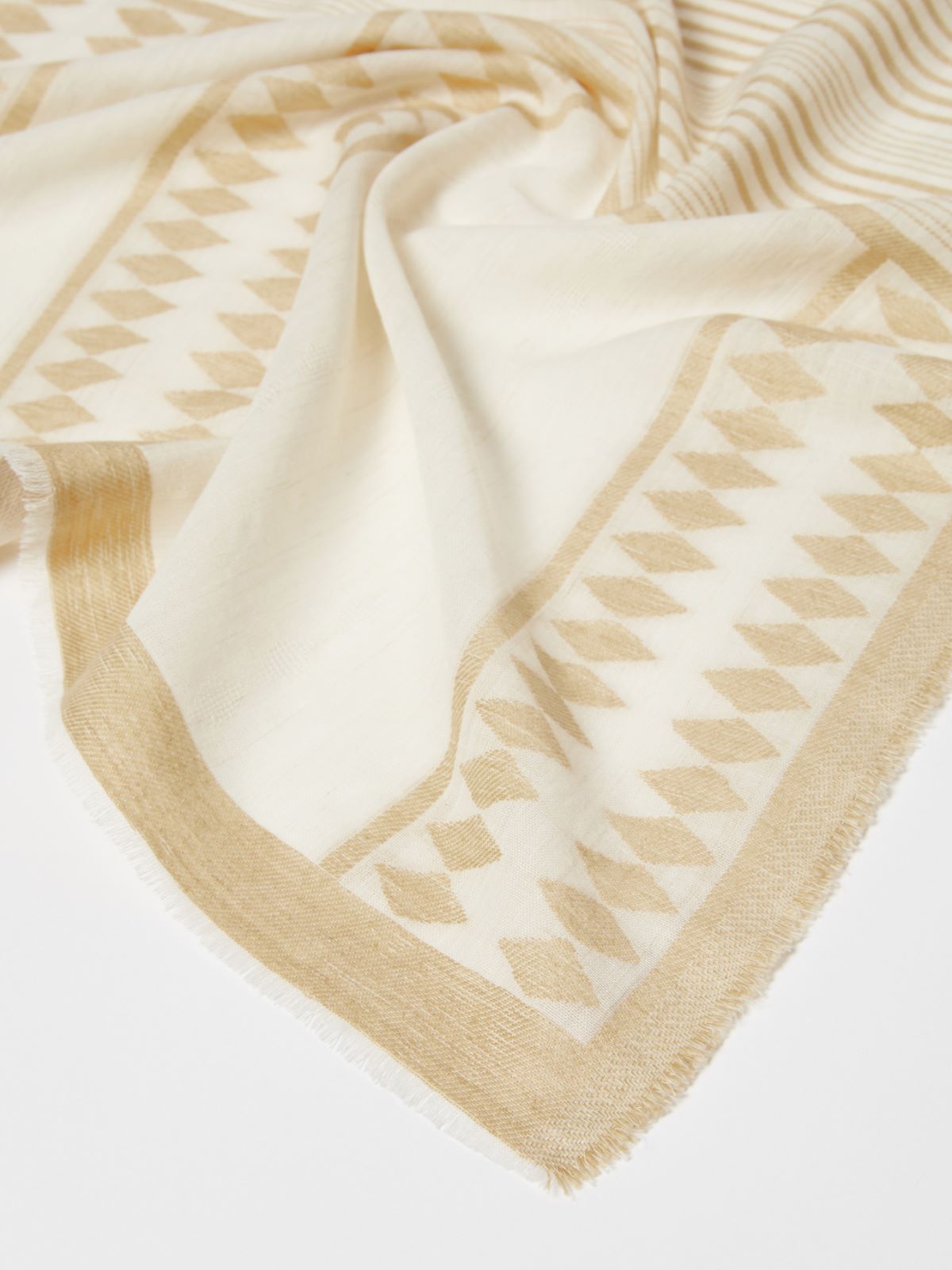 Stola in jacquard fil coupé