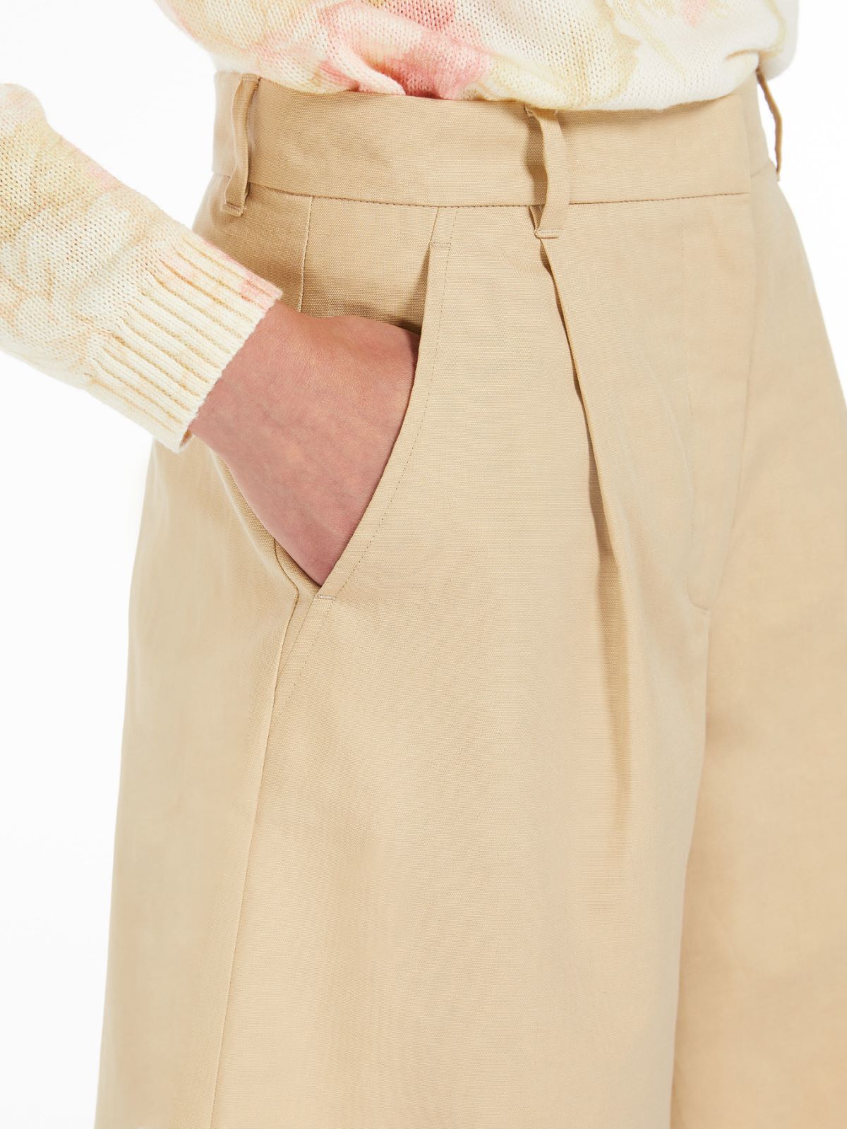 Bermuda in canvas di cotone e lino