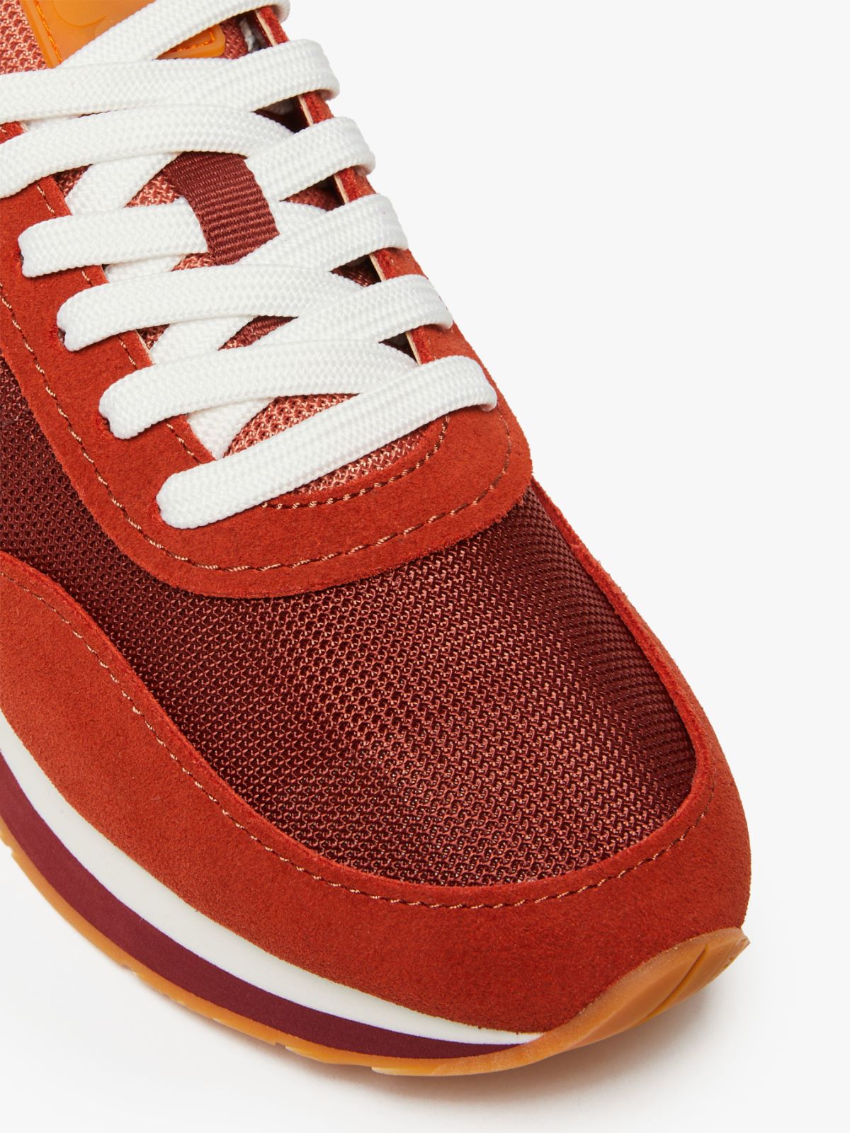 Sneaker in nylon color block