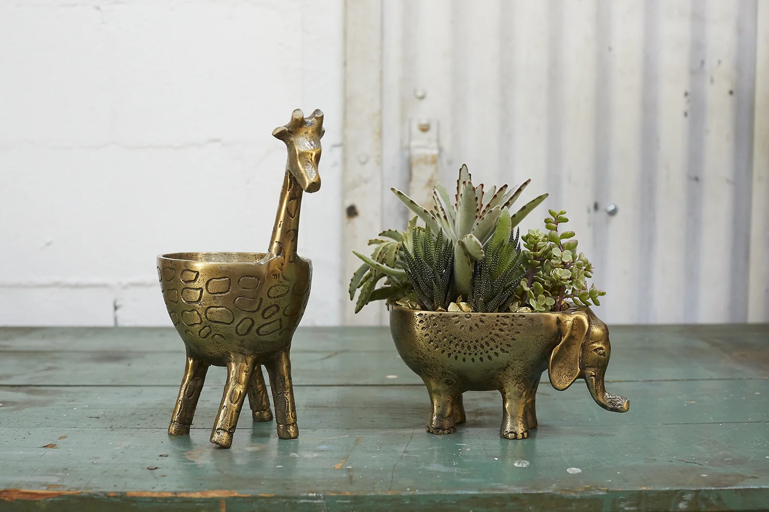 Gia The Giraffe Metal Planter