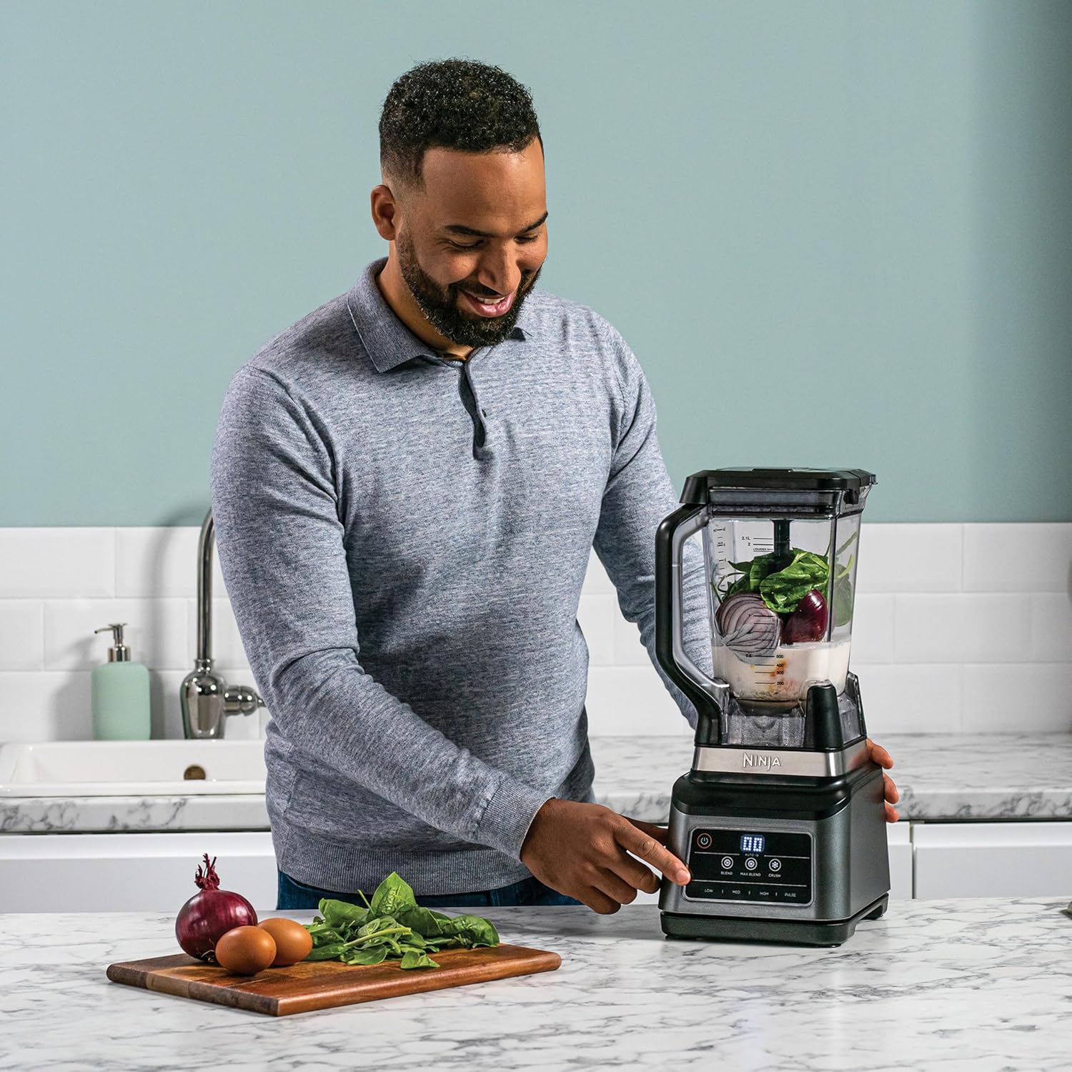 Ninja BN750EU Licuadora 2-en-1 – 1200 W, 3 Programas Automáticos, 4 Configuraciones Manuales, Tecnología Auto-iQ, Jarra de 2.1 L y Vaso de 700 ml, Piezas Aptas para Lavavajillas – Negro/Plata