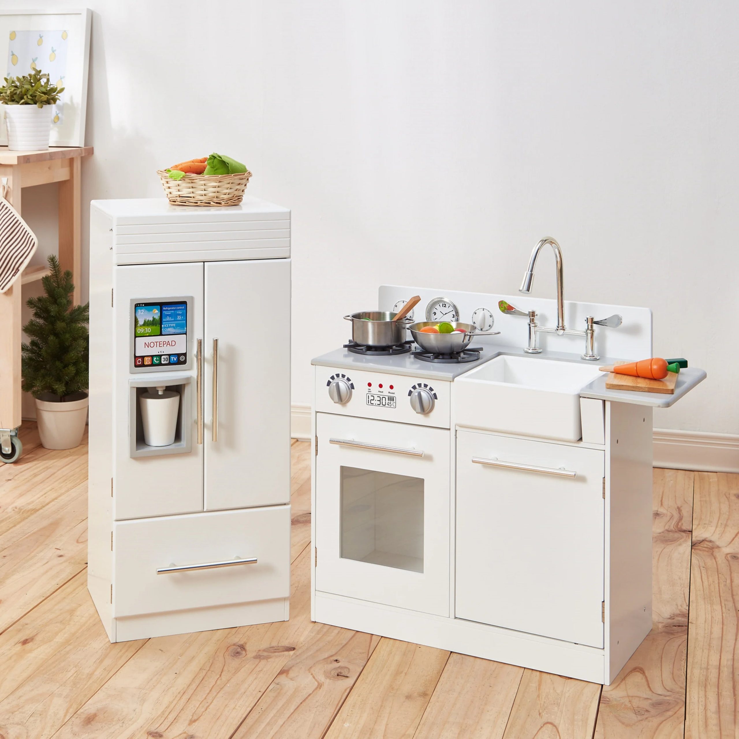 2025 Cocina Moderna para Niños Teamson Little Chef Charlotte con Refrigerador Independiente, Unidad de Cocina Separada y Características Interactivas, Blanca/Dorada