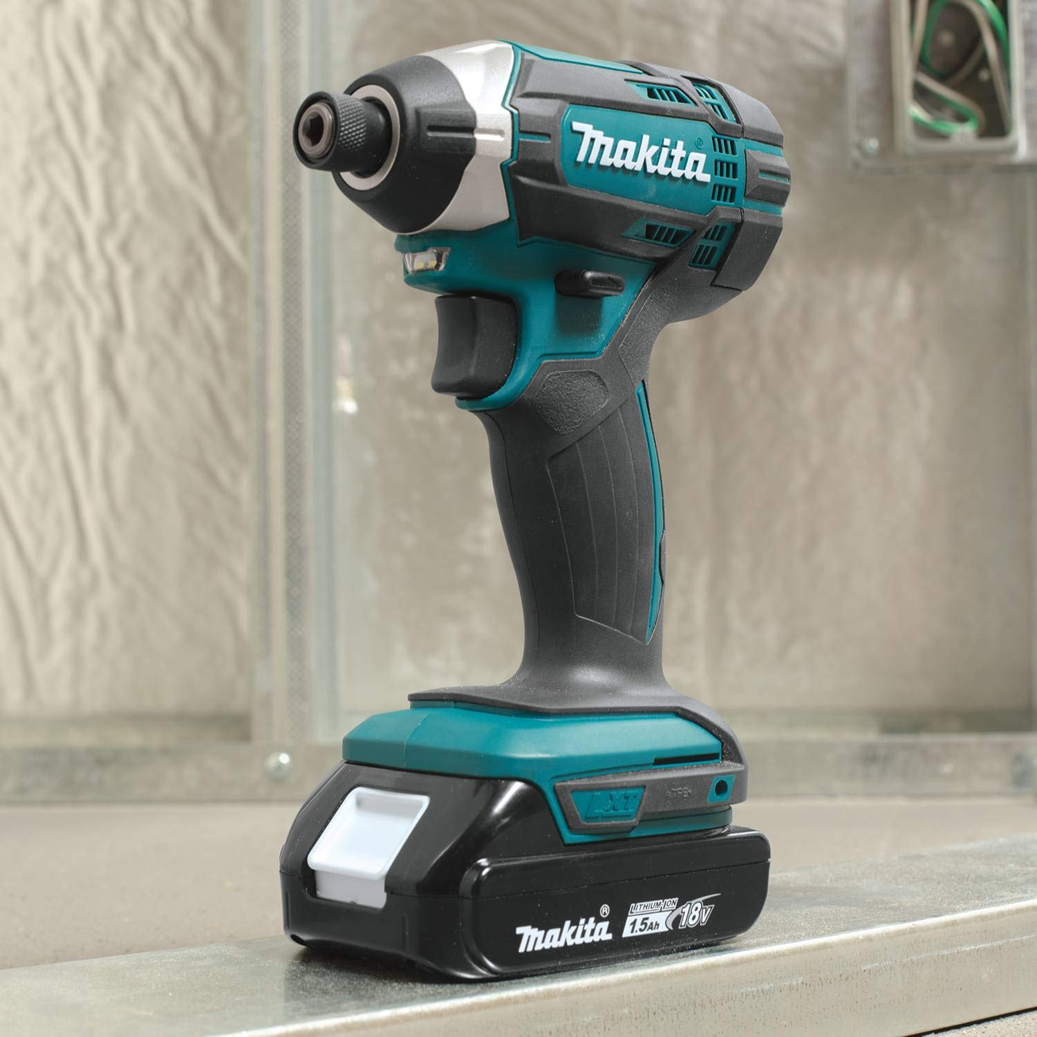 2025 Makita CT225SYX Kit Combo Inalámbrico Compacto de 2 Piezas 18V LXT® con Batería de Ión-Litio (1.5Ah)