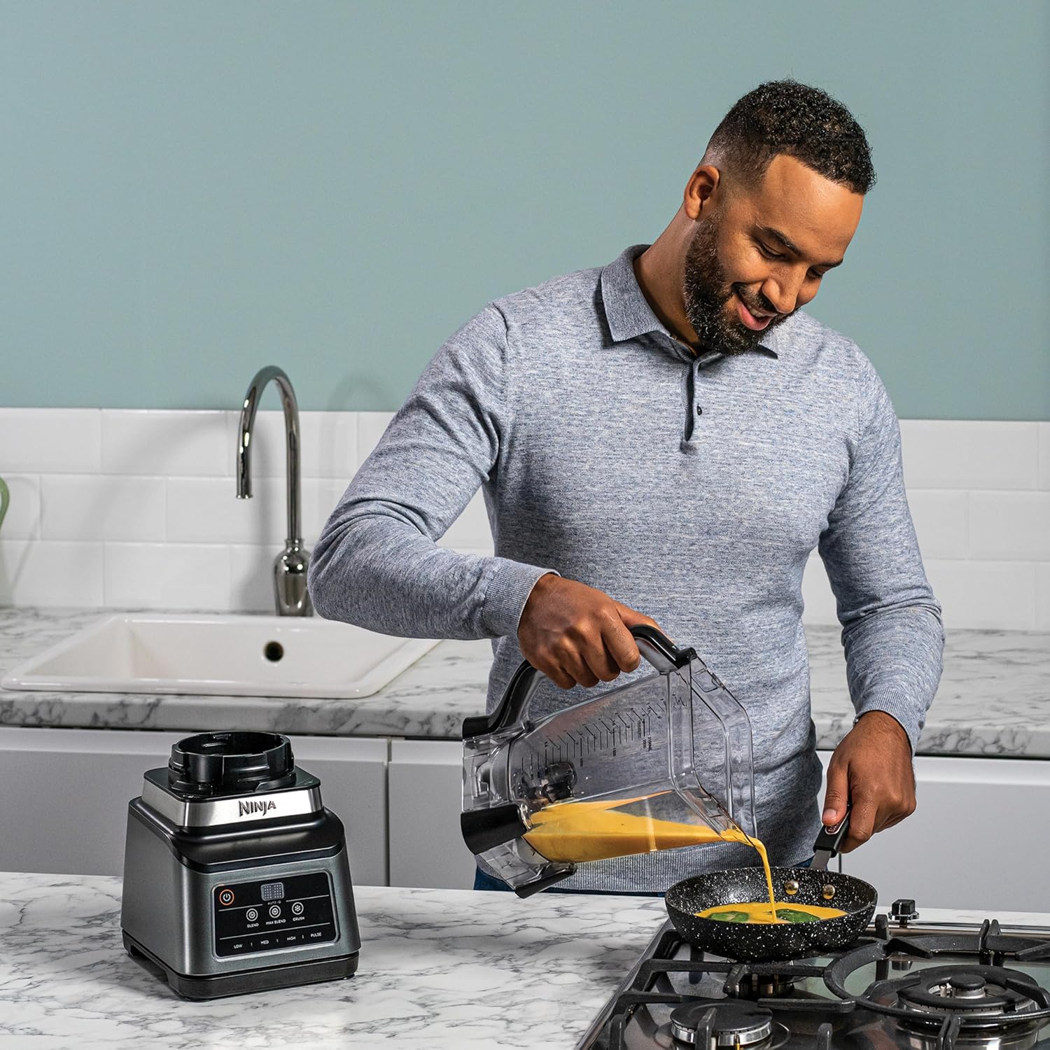 Ninja BN750EU Licuadora 2-en-1 – 1200 W, 3 Programas Automáticos, 4 Configuraciones Manuales, Tecnología Auto-iQ, Jarra de 2.1 L y Vaso de 700 ml, Piezas Aptas para Lavavajillas – Negro/Plata