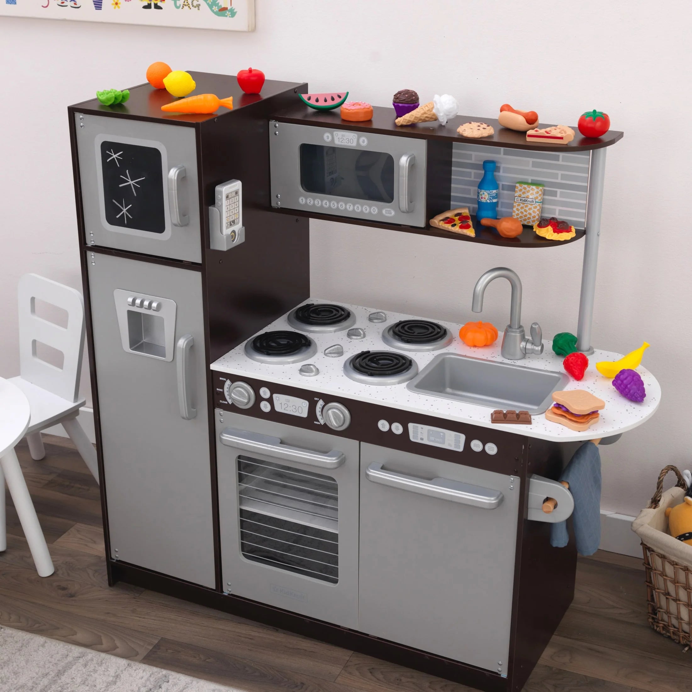 2025 Cocina de Juguete KidKraft Uptown Espresso de Madera con 30 Accesorios de Comida