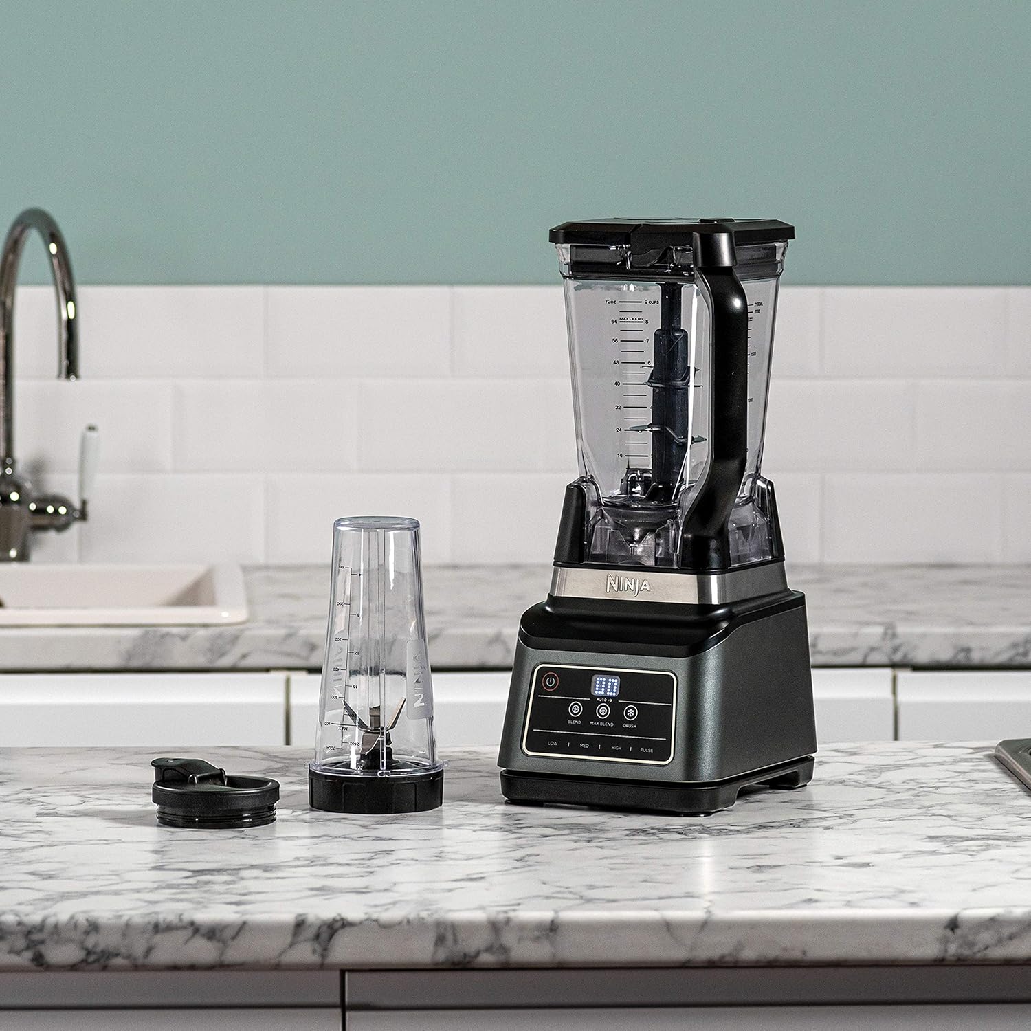 Ninja BN750EU Licuadora 2-en-1 – 1200 W, 3 Programas Automáticos, 4 Configuraciones Manuales, Tecnología Auto-iQ, Jarra de 2.1 L y Vaso de 700 ml, Piezas Aptas para Lavavajillas – Negro/Plata