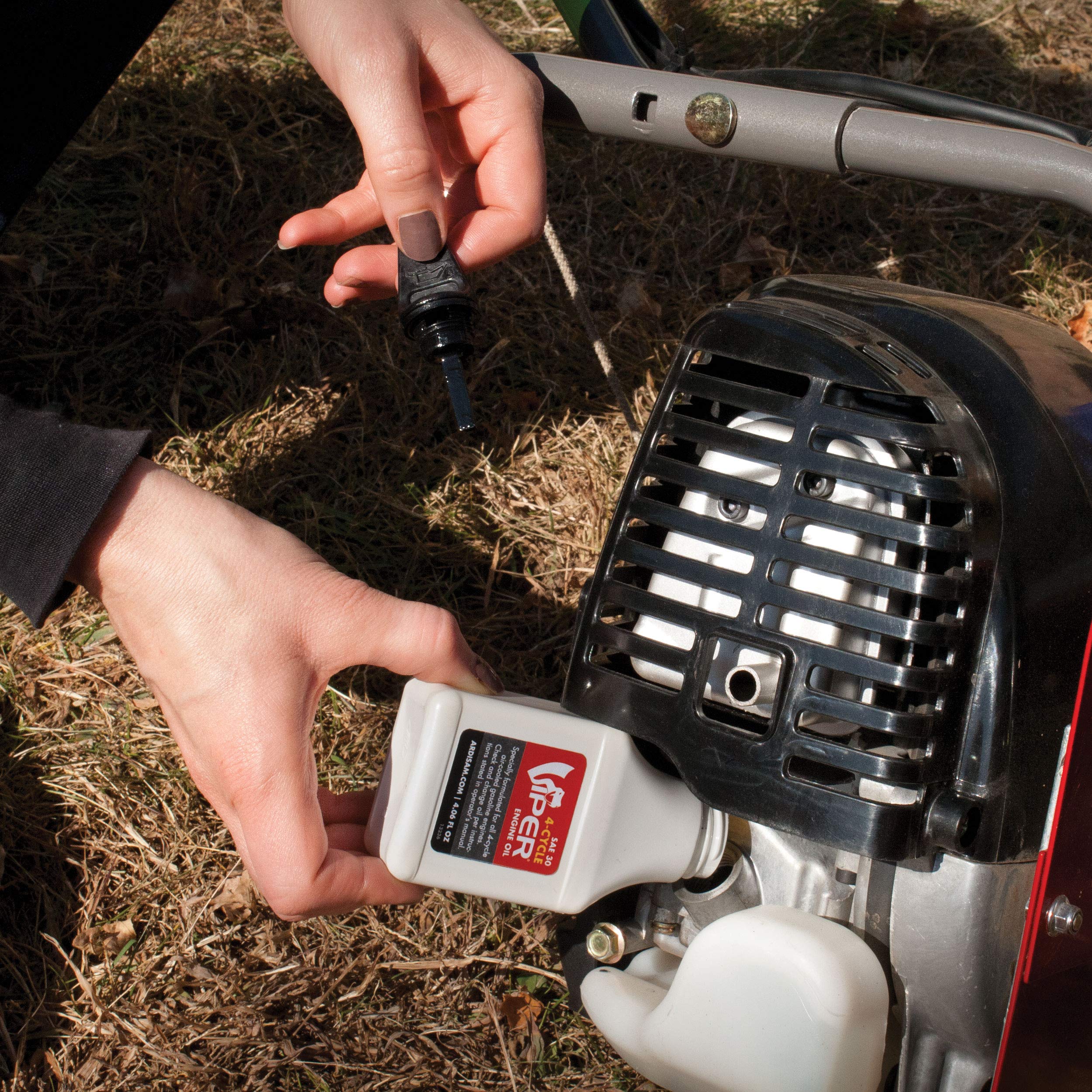 2025 Earthquake 12802 Cultivador con Motor de 4 Ciclos