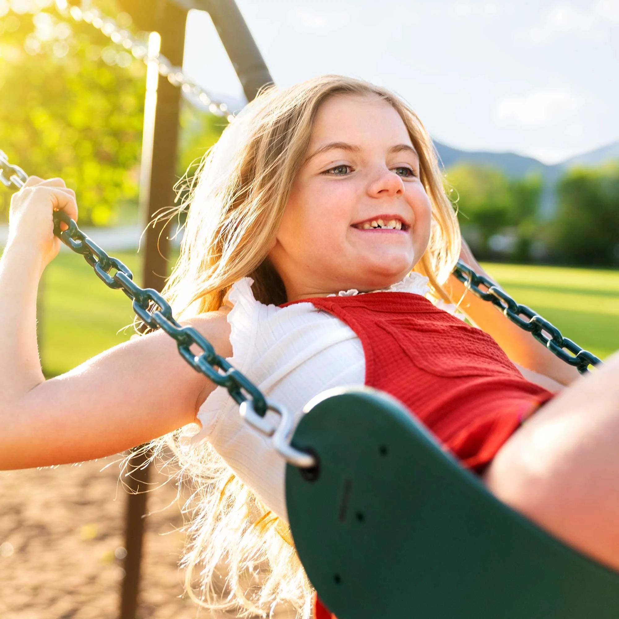 2025Juego de columpios metálico Lifetime Kids 7.3 pies de alto x 11.25 pies de largo x 9.58 pies de ancho (90952)