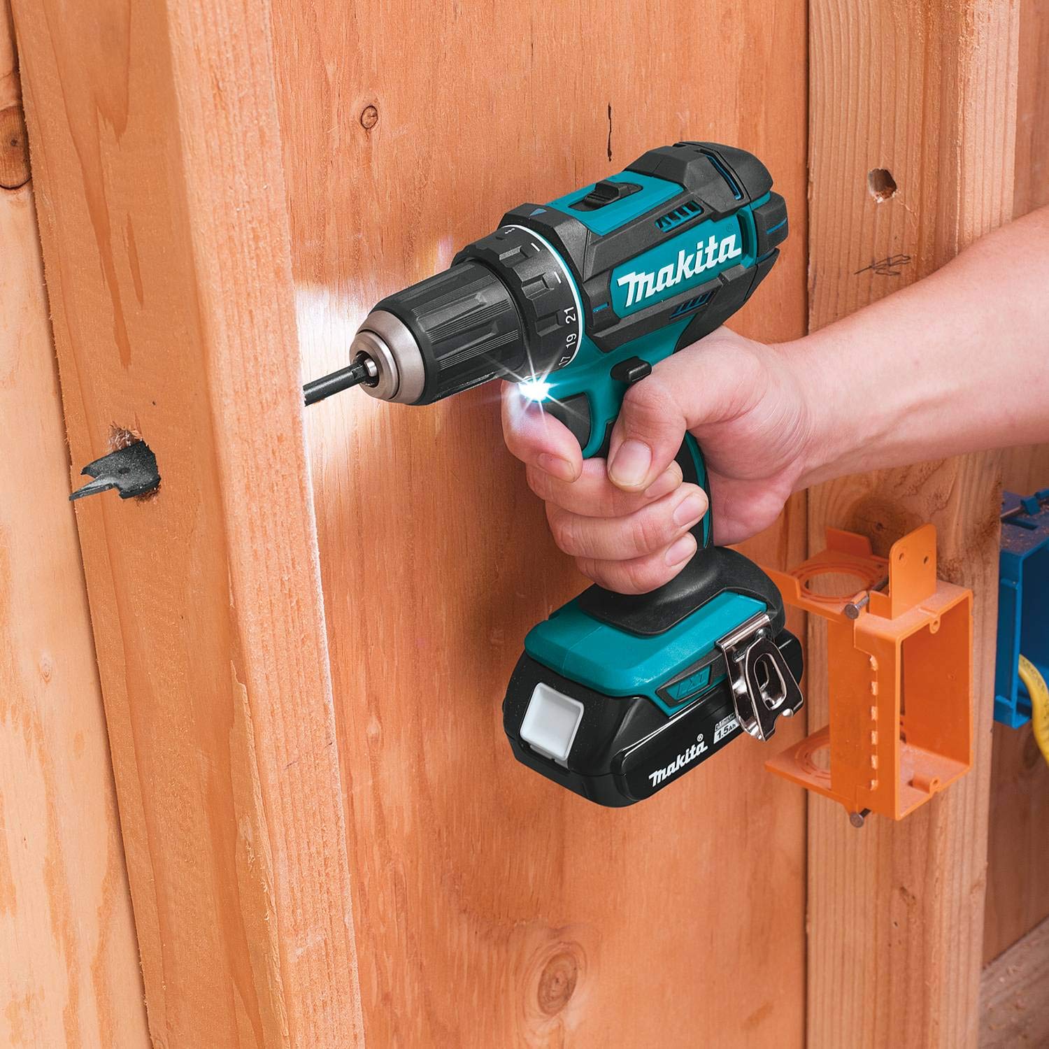 2025 Makita CT225SYX Kit Combo Inalámbrico Compacto de 2 Piezas 18V LXT® con Batería de Ión-Litio (1.5Ah)