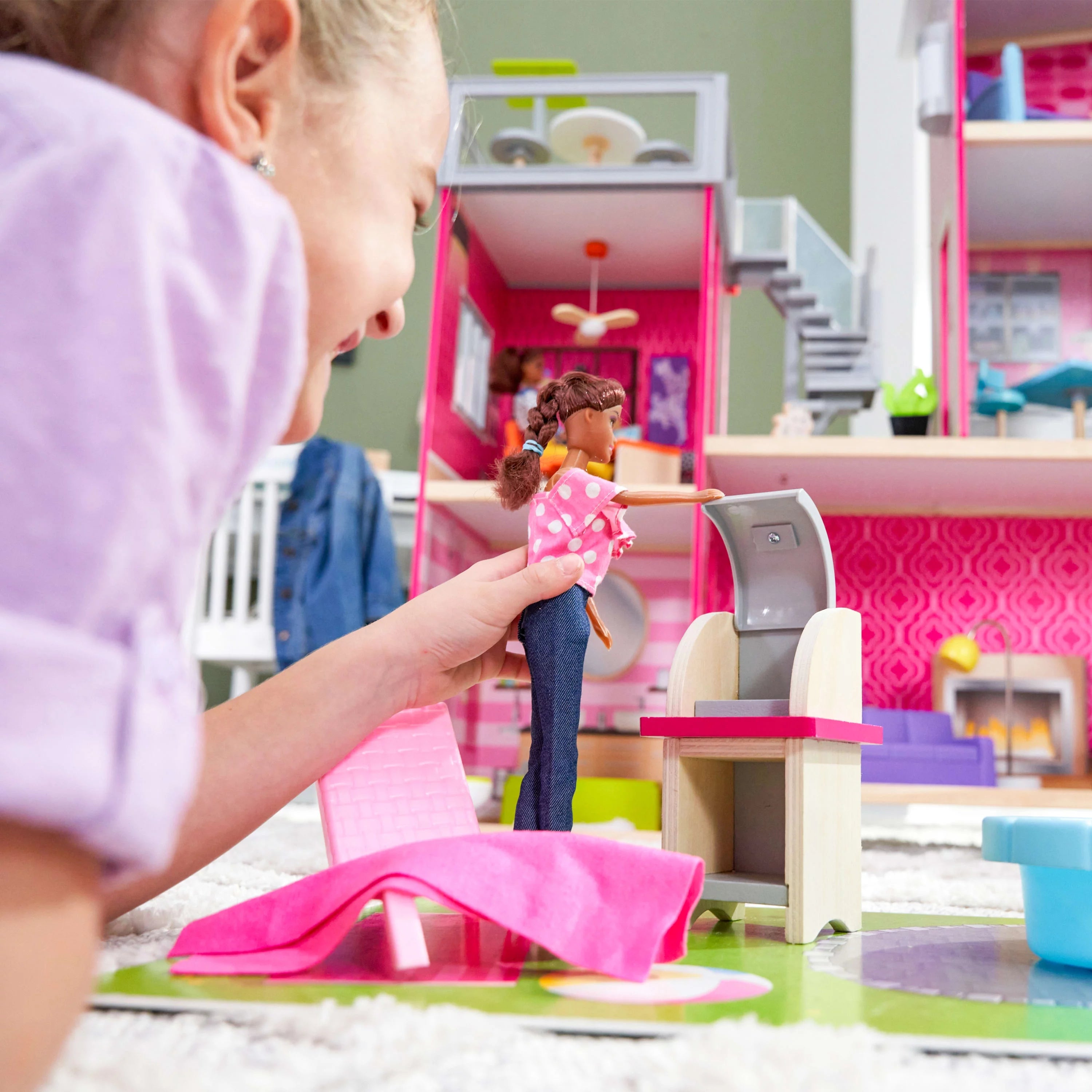 2025 Casa de Muñecas de Madera KidKraft Uptown con 36 Accesorios, A partir de 4 años