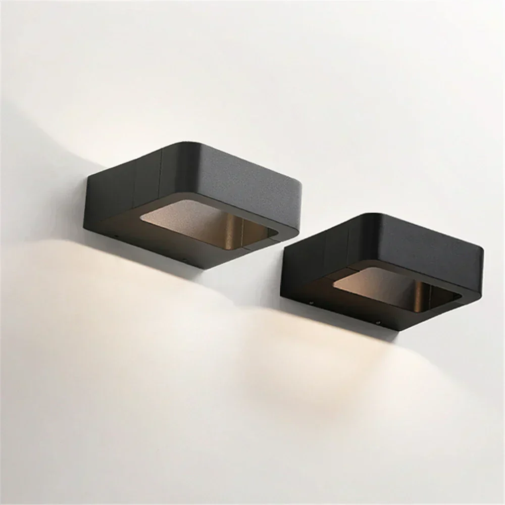 Elegante Außenwandleuchte mit Bewegungsmelder für stilvolle Außenbeleuchtung