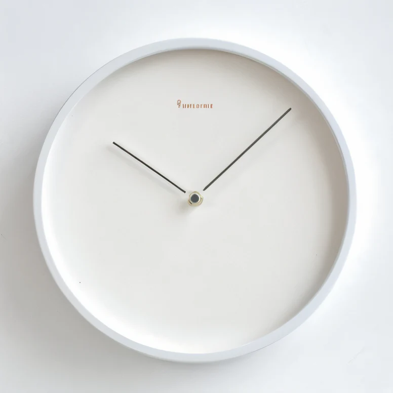 Minimalistische Wanduhr Schwarz – Geräuschloses Modernes Design für Elegante Räume