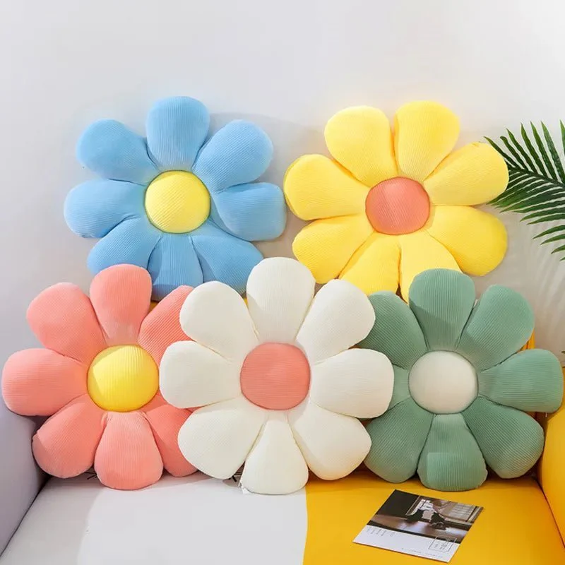 Cute Daisy Flower Cushion - Indie Aesthetic Plush Pillow