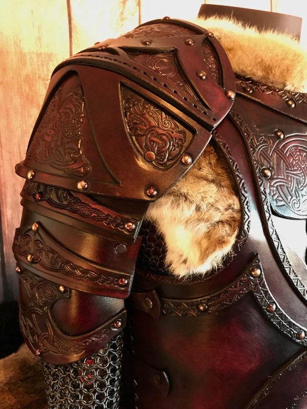 Clan Chief Leather Shoulders