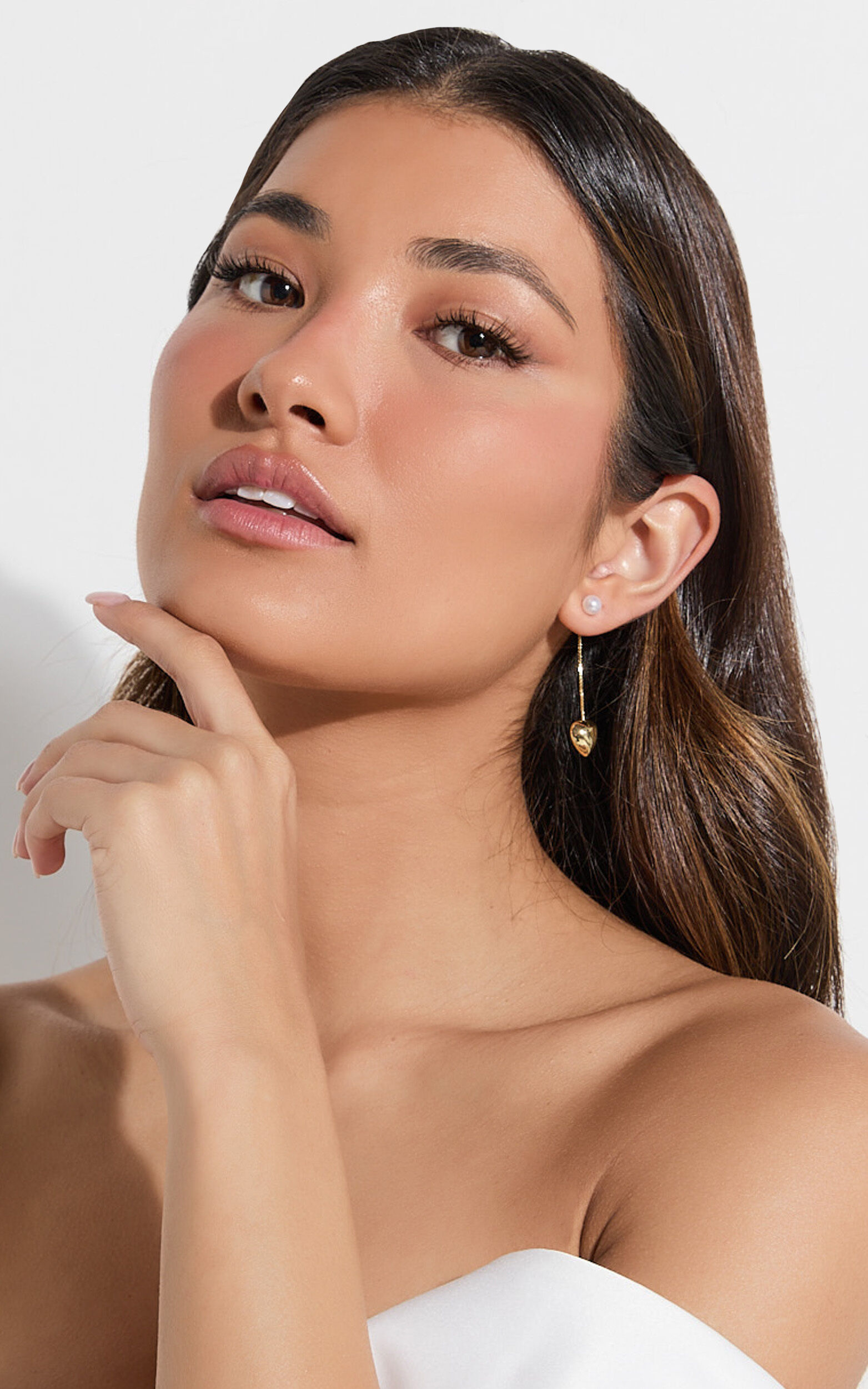 Bella Earrings - Drop Heart Pendant Earrings in Gold