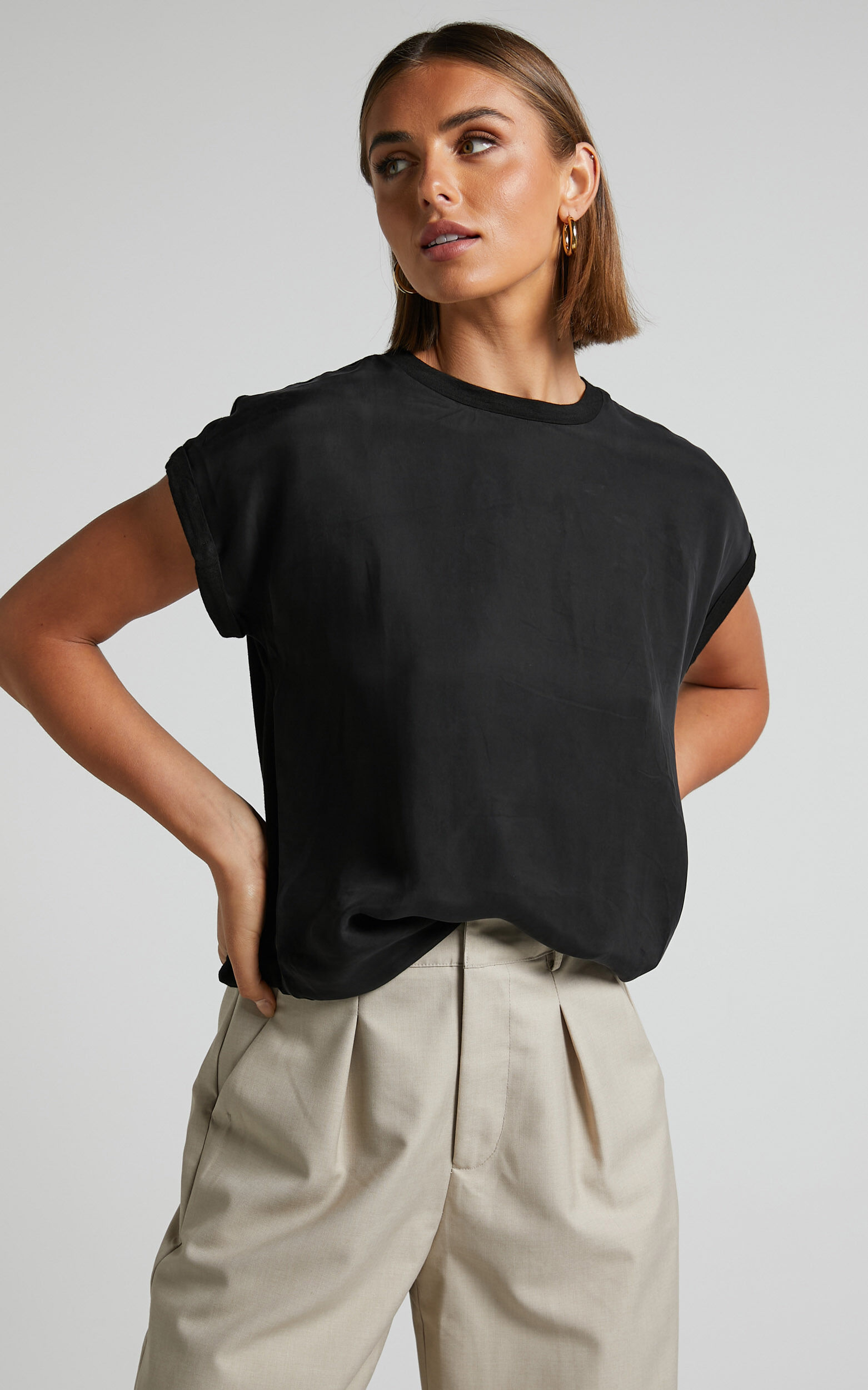 Tinaya Top - Raglan Shell Top in Black