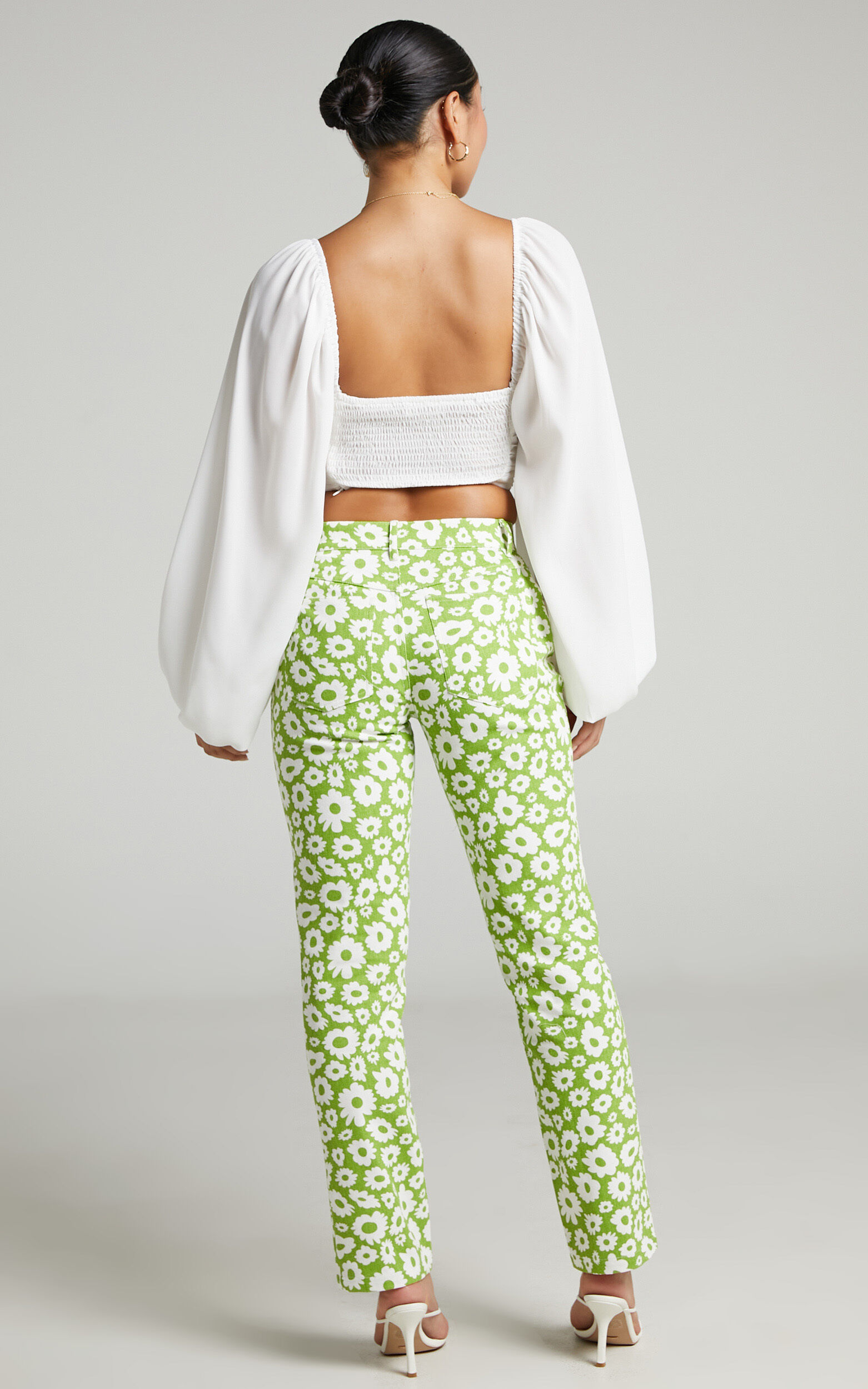 Zabee Jeans - Mid Rise Drill Denim Jeans in Ditsy Floral