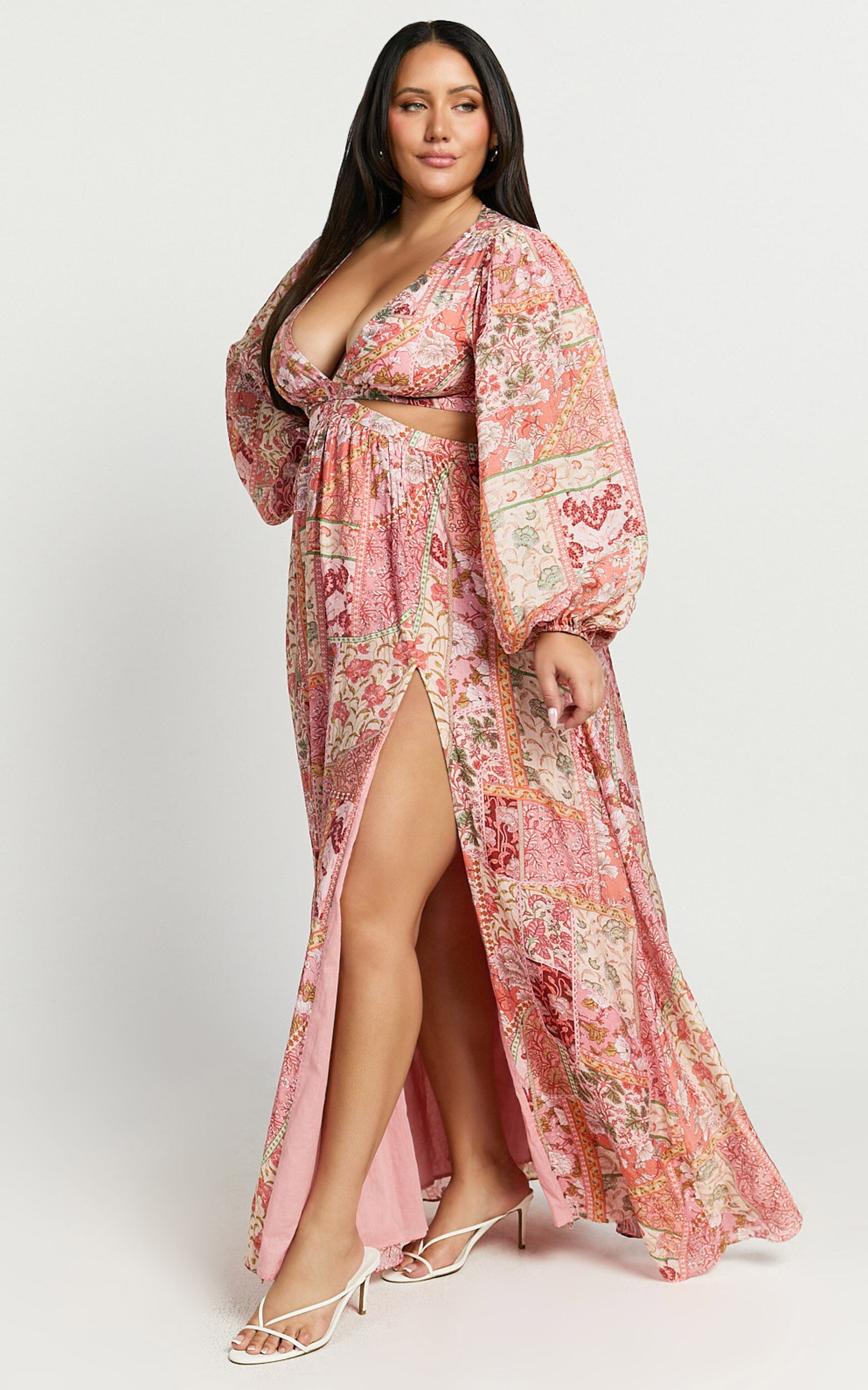 Shari Maxi Dress - V Neck Cutout Full Skirt Dress in Peach