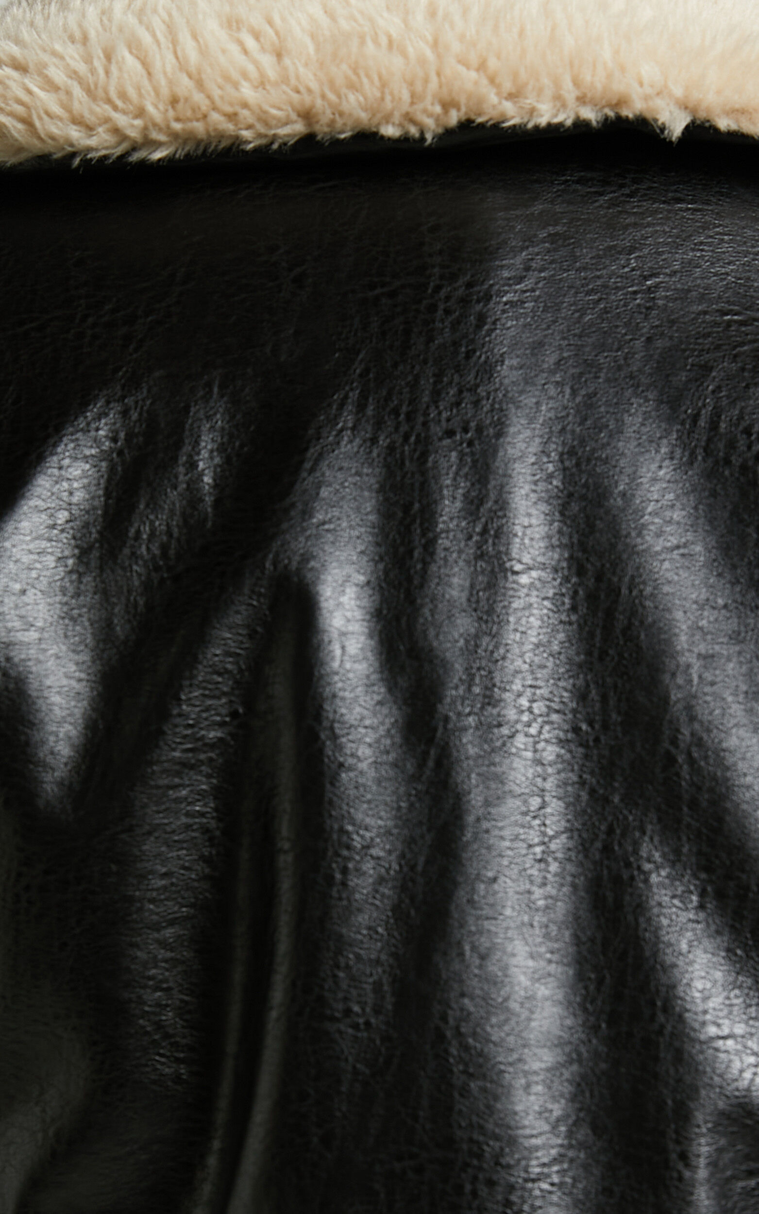 Lioness - Off Duty Jacket in ONYX