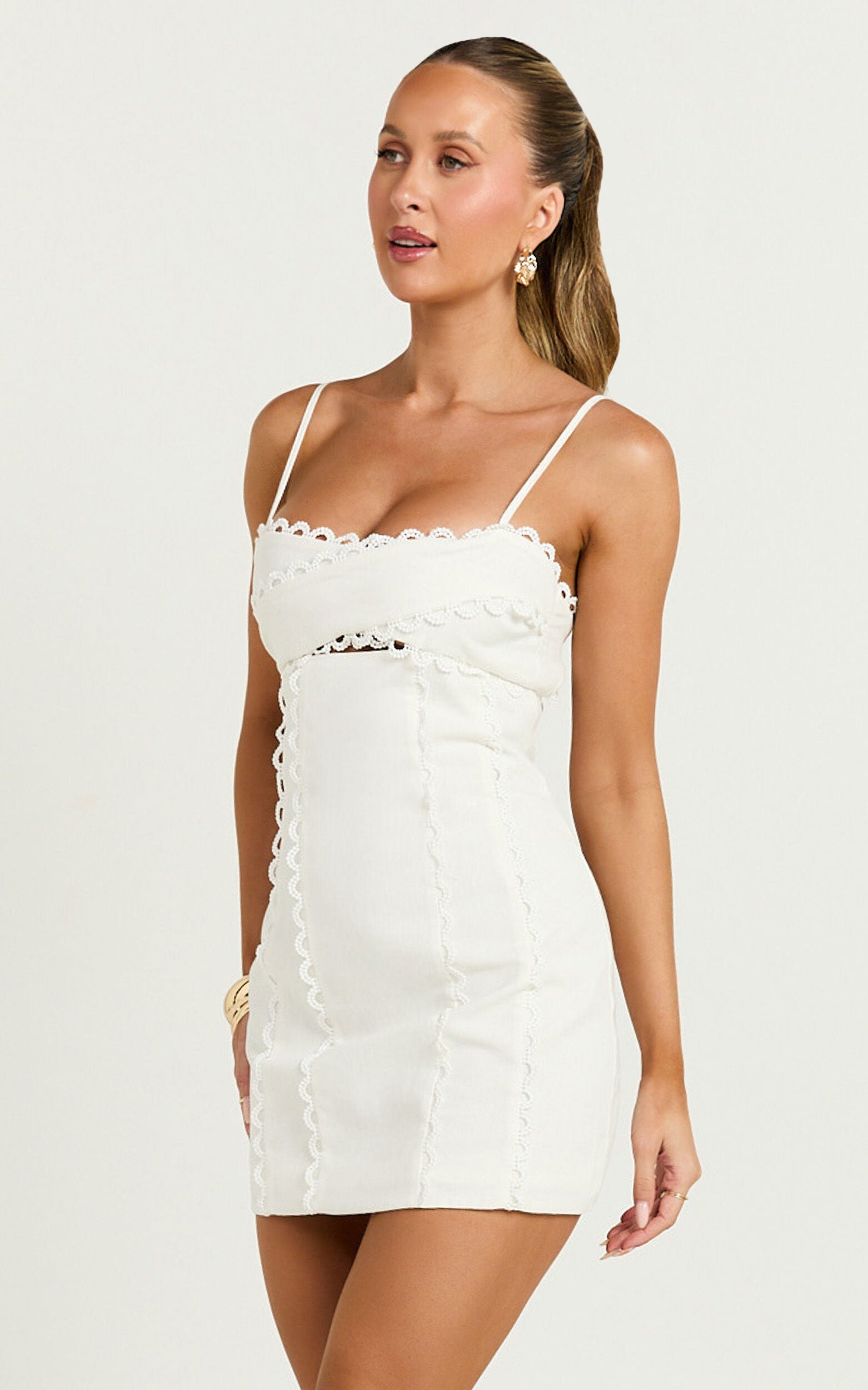 Gigi Mini Linen Blend Dress - Sweetheart Tie Back Scallop Detail Dress in Off White