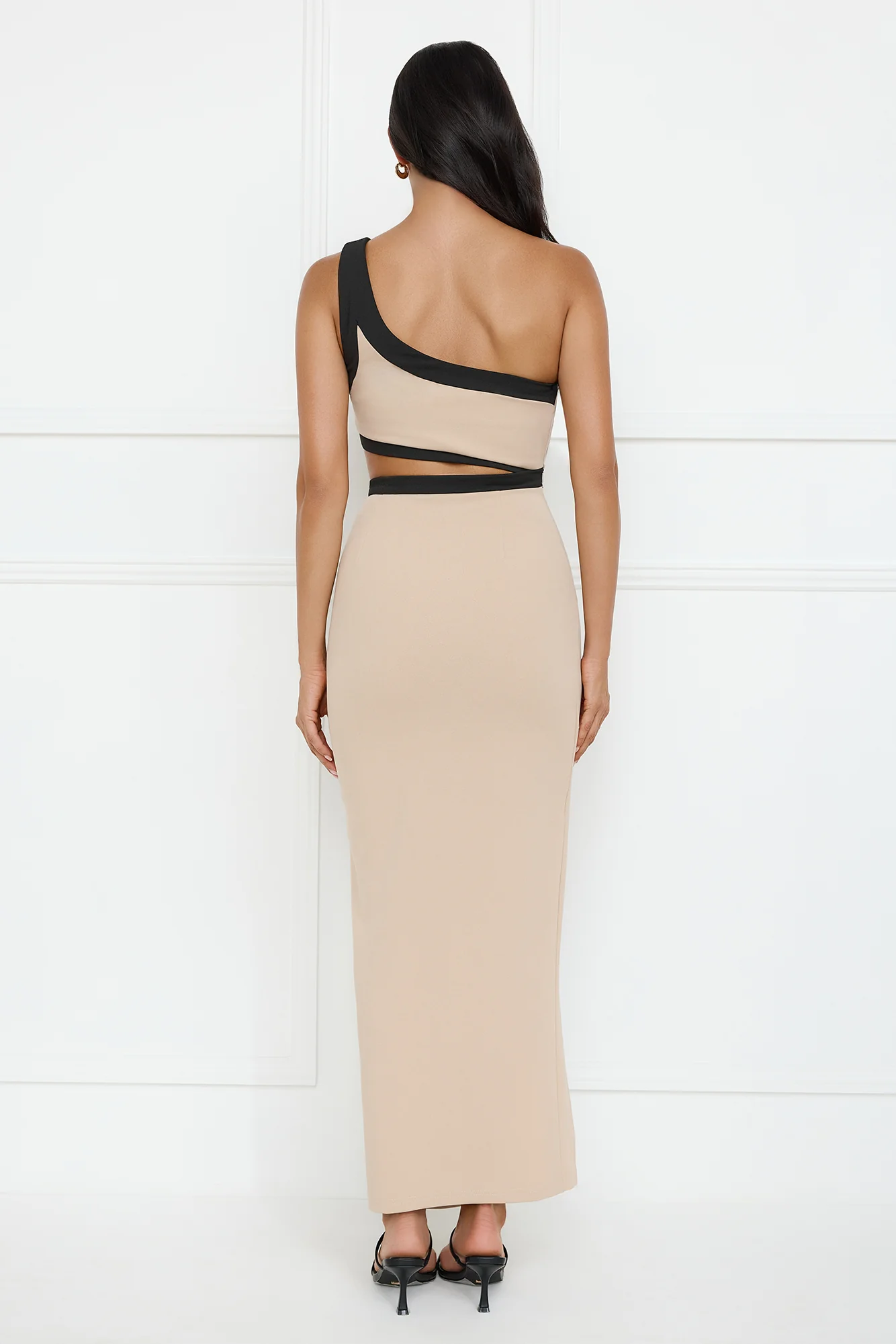 Trendsetter Mode One Shoulder Maxi Dress Beige