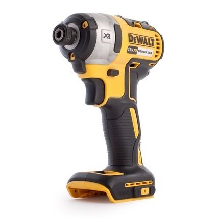 DEWALT DEWKIT30A POWER TOOL KIT 4 X 18V X 5AH LITHIUM BATTERIES 30PCE