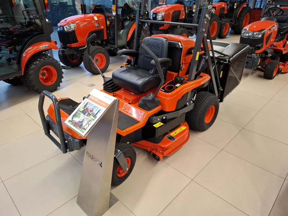 Kubota GZD15 Zero-Turn Mower
