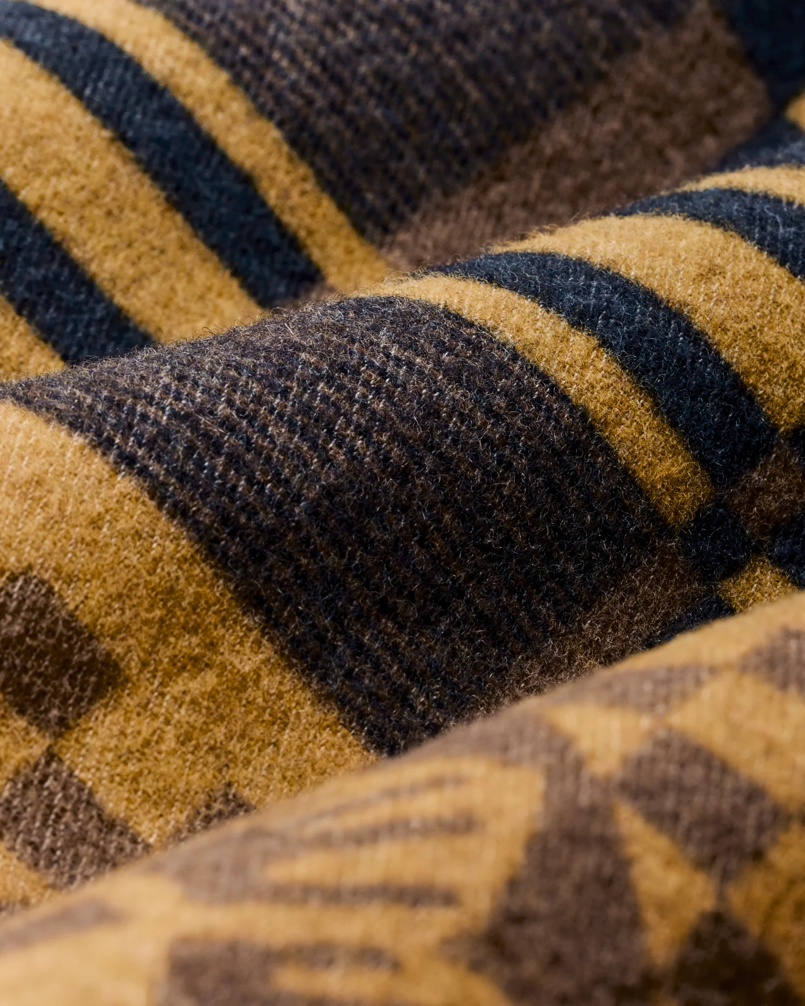 Women's Blanket Wool Overshirt - FILSON OUTLET