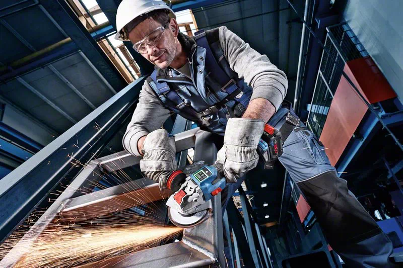 BOSCH COMBI-KIT 4 18V TOOLS: GSR 18V-90C + GKT 18V-52GC + GST ​​18V-155 SC+ GEX 18V-125 + 1 4.0 AH BATTERY (PROCORE) + 2 5.5 AH BATTERIES (PROCORE) + GAL 1880CV ( L)PROFESSIONAL