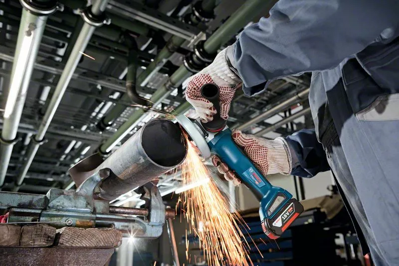 BOSCH COMBI-KIT 3 18V TOOLS: GSR 18V-110C + GWX 18V-10 P + GBH 18V-26F + 1 4.0 AH BATTERY (PROCORE) + 1 8 AH BATTERY (PROCORE) + GAL 18V-160 (L) PROFESSIONAL