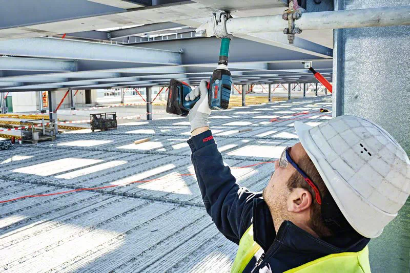 BOSCH COMBI-KIT 3 18V TOOLS: GSB 18V-110C + GKS 18V-68GC + GSA 18V-28 + 1 4.0 AH BATTERY (PROCORE) + 2 5.5 AH BATTERIES (PROCORE) + GAL 1880CV (L) PROFESSIONAL