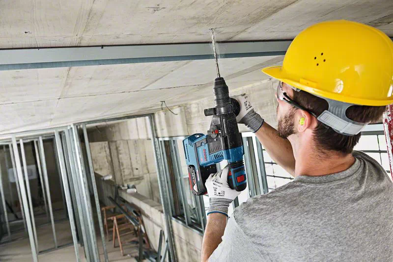 BOSCH COMBI-KIT 3 18V TOOLS: GSR 18V-110C + GWX 18V-10 P + GBH 18V-26F + 1 4.0 AH BATTERY (PROCORE) + 1 8 AH BATTERY (PROCORE) + GAL 18V-160 (L) PROFESSIONAL