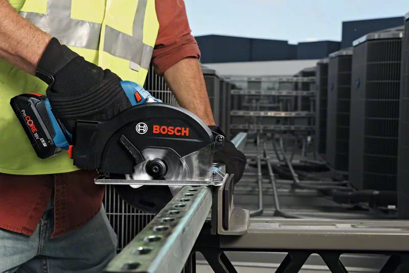 BOSCH COMBI-KIT 4 18V TOOLS: GSR 18V-90C + GWS 18V-15 PSC + GKM 18V-50 + GGS 18V-23 PLC + 1 4.0 AH BATTERY (PROCORE) + 2 5.5 AH BATTERIES (PROCORE) + GAL 1880CV (L) PROFESSIONAL