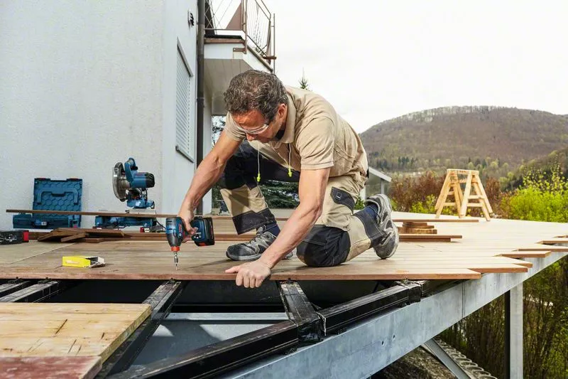 BOSCH COMBI-KIT 4 18V TOOLS: GSR 18V-110C + GDX 18V-210C + GWS 18V-10 + GBH 18V-24C + 1 4.0 AH BATTERY (PROCORE) + 2 5.5 AH BATTERIES (PROCORE) + GAL 1880CV ( L)PROFESSIONAL