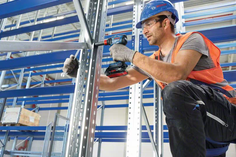 BOSCH COMBI-KIT 4 18V TOOLS: GSR 18V-90C + GDX 18V-210C + GBH 18V-24C + GSA 18V-28 + 1 4.0 AH BATTERY (PROCORE) + 2 5.5 AH BATTERIES (PROCORE) + GAL 1880CV ( L)PROFESSIONAL