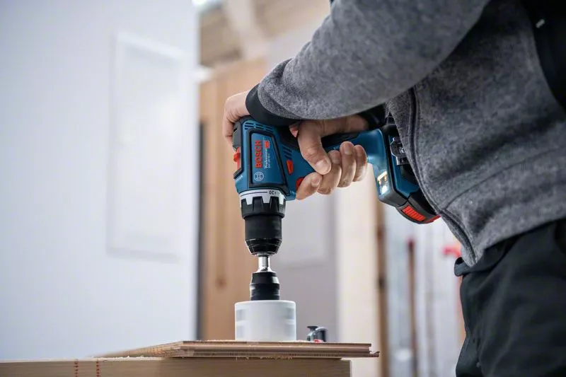 BOSCH COMBI-KIT 4 18V TOOLS: GSR 18V-90C + GKT 18V-52GC + GST ​​18V-155 SC+ GEX 18V-125 + 1 4.0 AH BATTERY (PROCORE) + 2 5.5 AH BATTERIES (PROCORE) + GAL 1880CV ( L)PROFESSIONAL