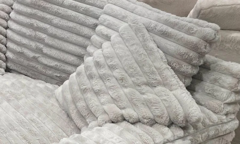 Winter Sale - Nestle Chaise Lounge With Dual Cupholders And Charging Ports